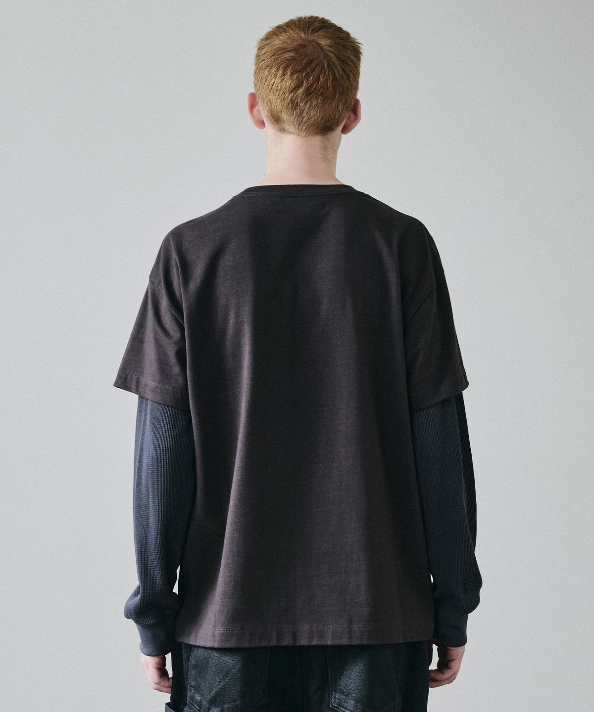메종미네드(MAISON MINED) WAFFLE LAYERED LONG SLEEVE CHARCOAL
