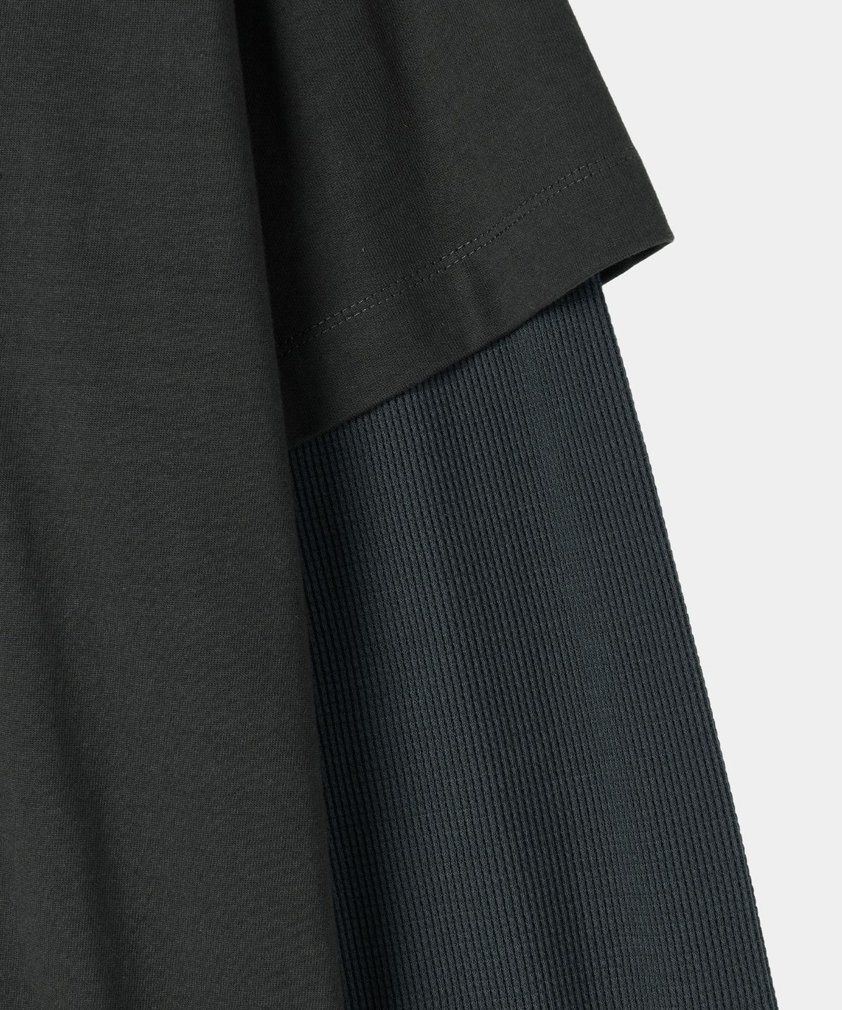 메종미네드(MAISON MINED) WAFFLE LAYERED LONG SLEEVE CHARCOAL