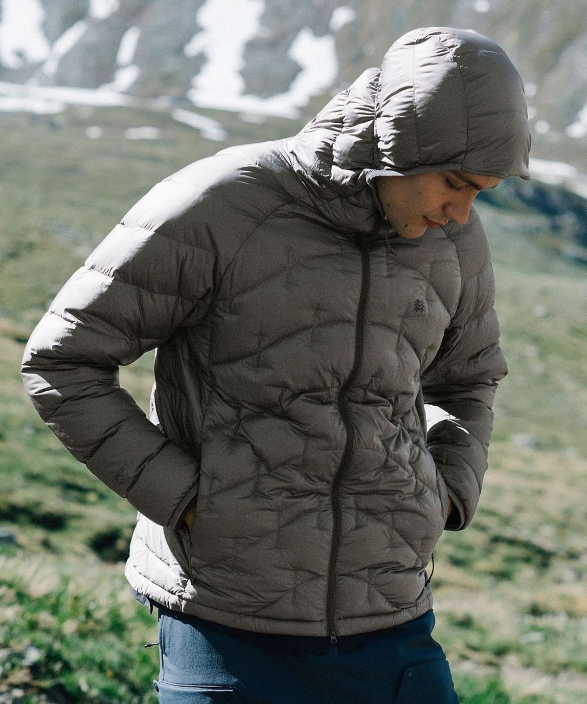 코오롱스포츠(KOLON SPORT) 릿지웨이브 경량 후드 다운 자켓 JWJDW26297WGY