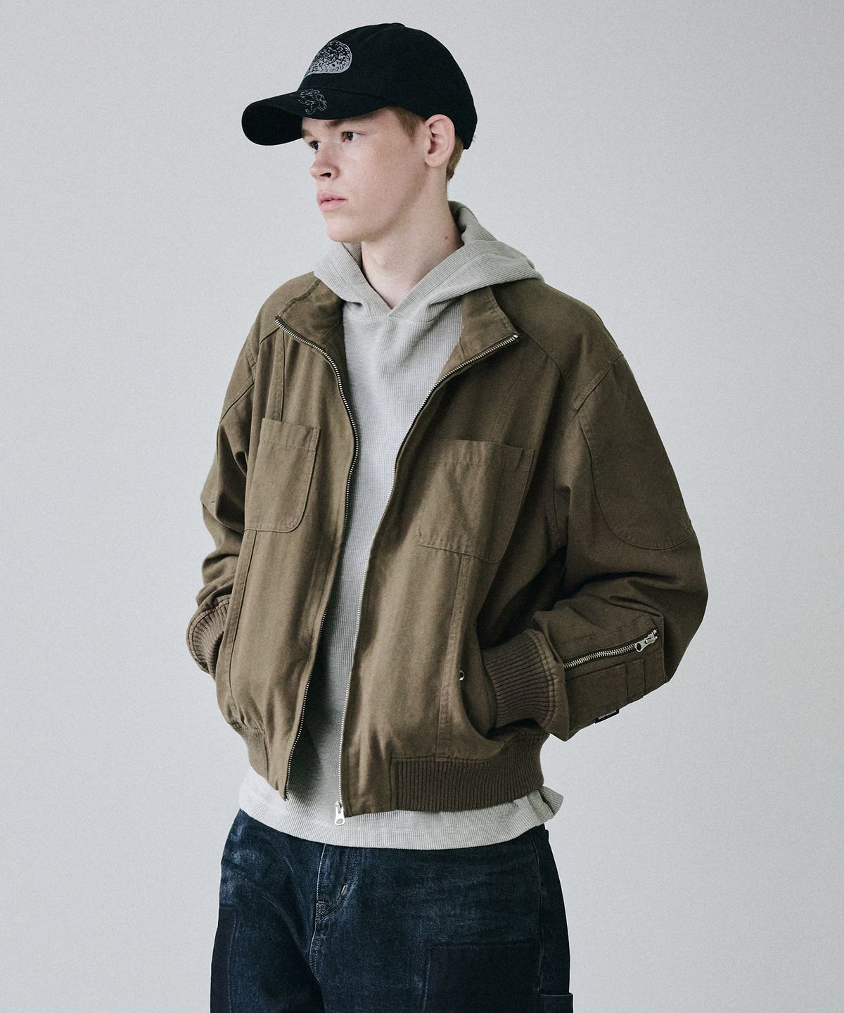 메종미네드(MAISON MINED) HIGH NECK COTTON JUMPER KHAKI