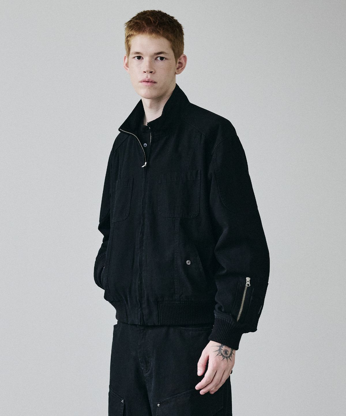 메종미네드(MAISON MINED) HIGH NECK COTTON JUMPER BLACK