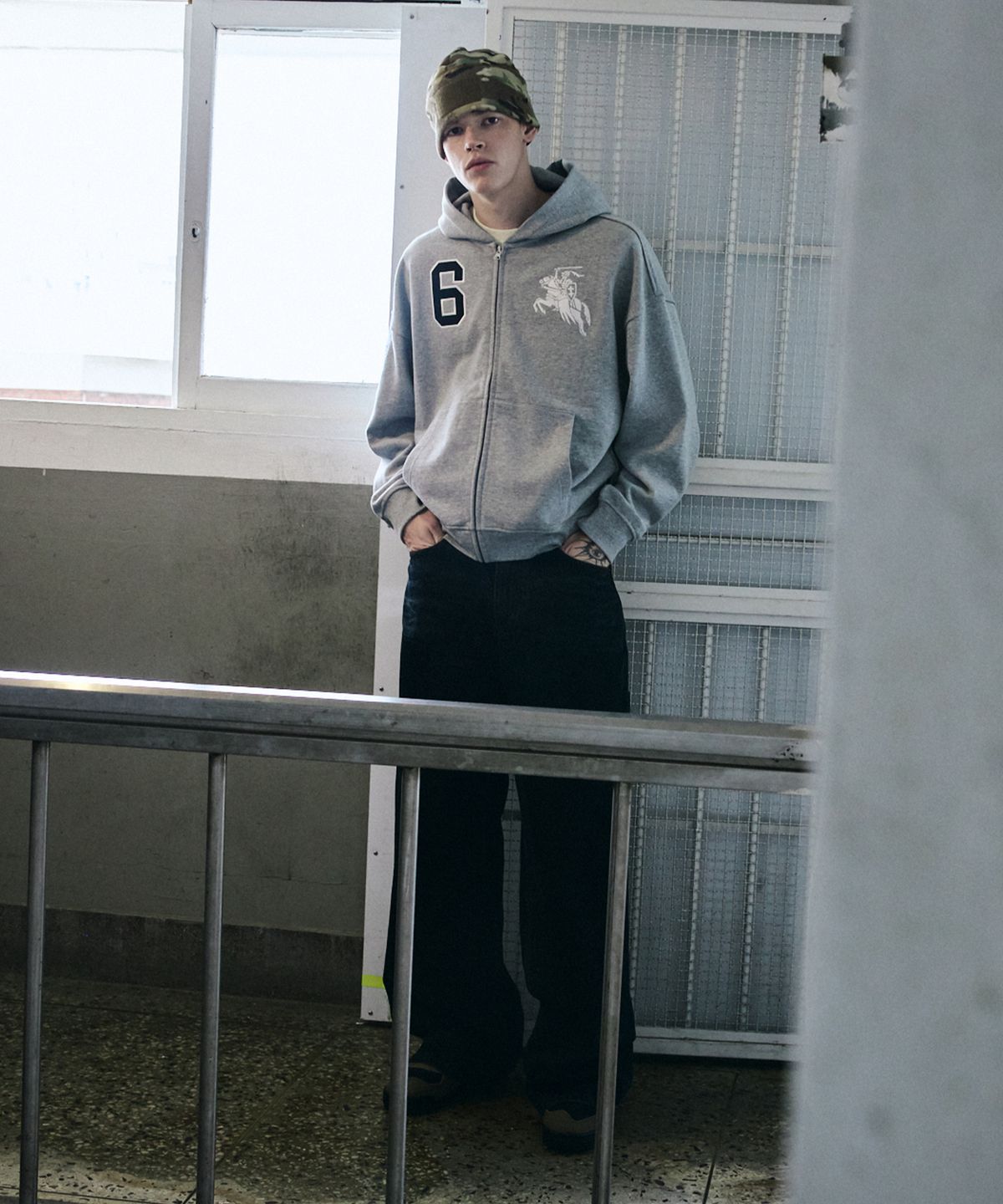 메종미네드(MAISON MINED) KNIGHT HOOD ZIP-UP MELANGE GRAY