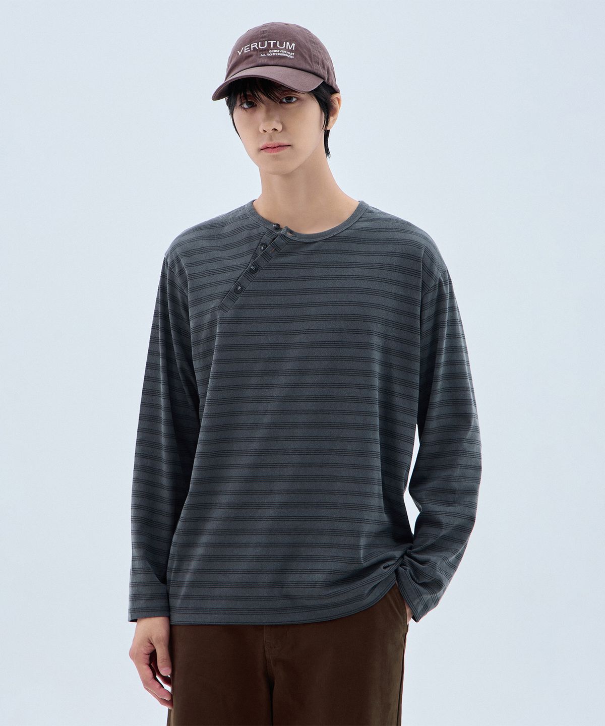 앨빈클로(ALVINCLO) 피그먼트 스트라이프 사선 헨리넥 긴팔티 AVT957 (3COLOR)