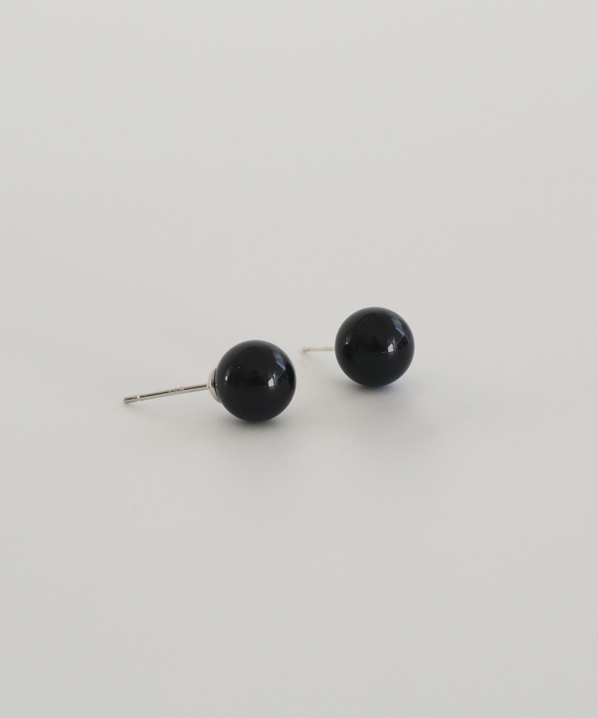 모던라이크(MODERN LIKE) [ Silver 925 ] 오닉스 블랙 진주 귀걸이 6mm