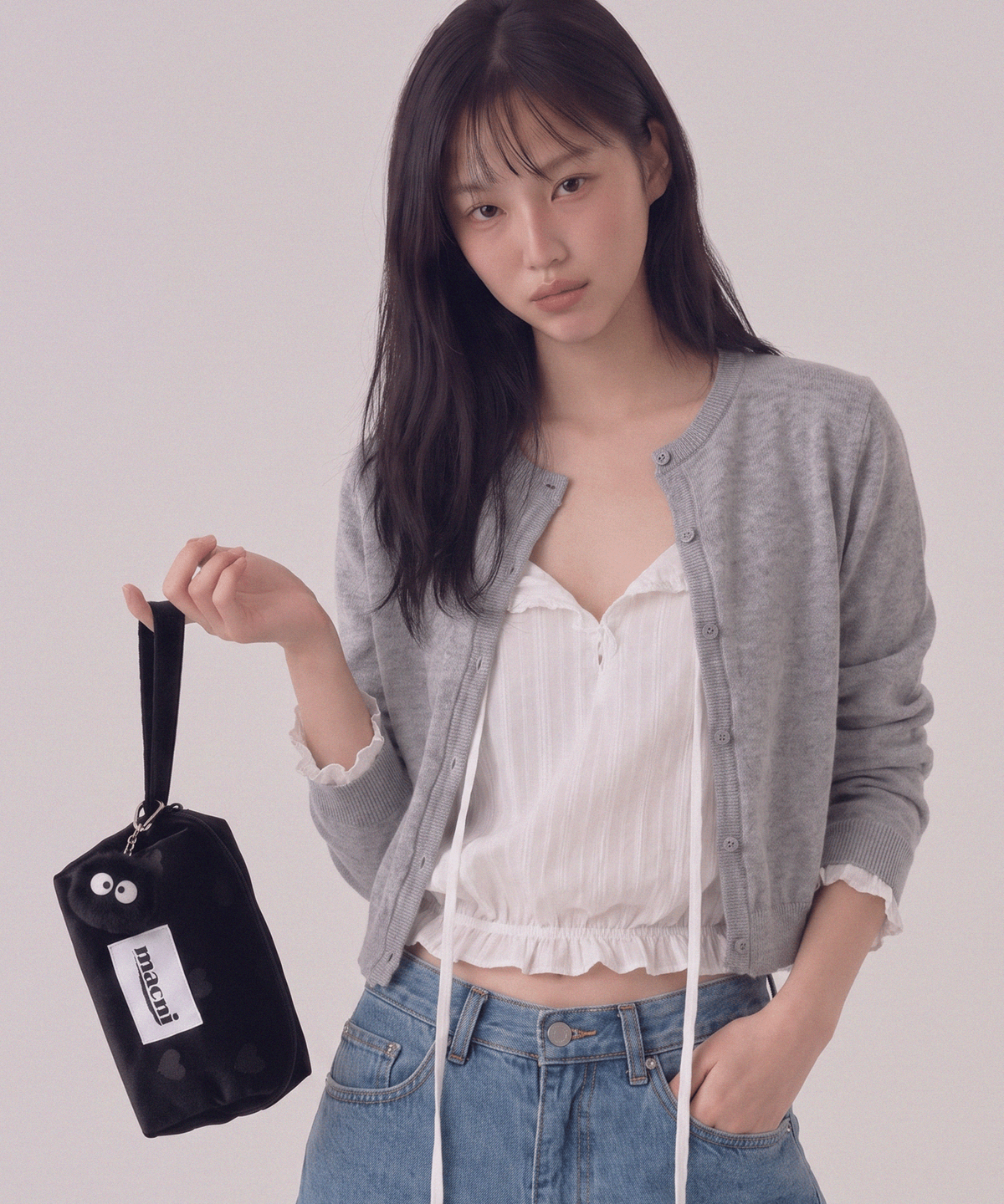 마크니(MACNI) NEMO BREAD POUCH HEART BLACK