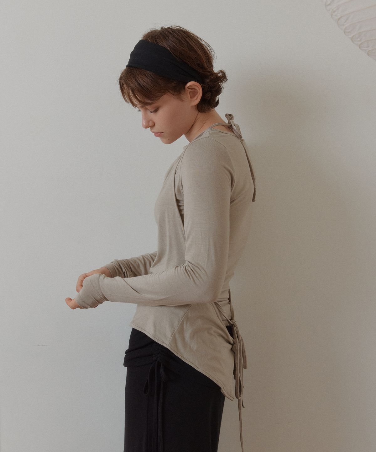 아노에틱(ANOETIC) ANC STRING LAYERED LONG SLEEVE_BEIGE