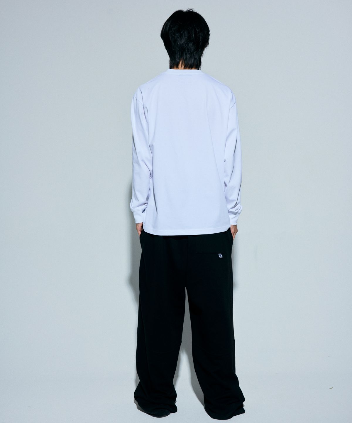 릿하우스사운드(LITHAUSOUND) Sketch Graphic Long-sleeve Tee White