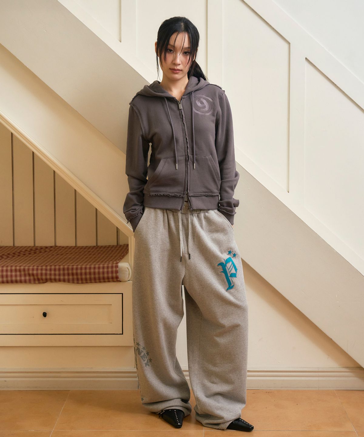 프렌다(PRENDA) P LOGO WIDE SWEATPANTS GRAY