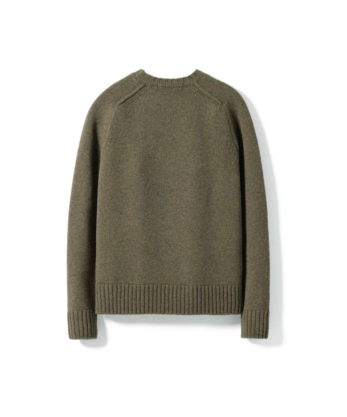 건지 울른스(Guernsey Woollens) 셔틀랜드울 스트럭쳐 새들 크루넥 스웨터 - 올리브