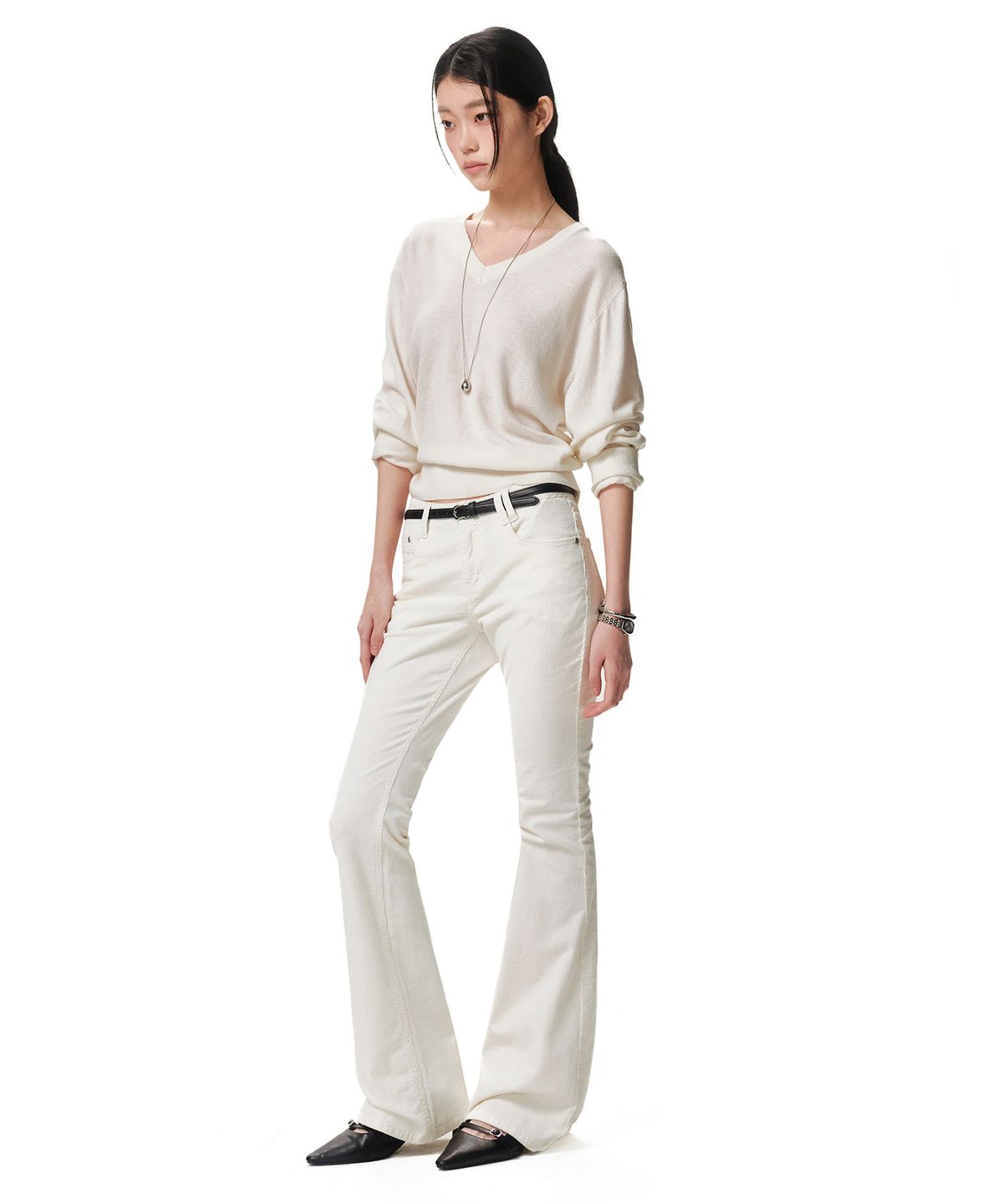 데케트 우먼(DECET WOMEN) Signature Slim Low Rise Flared Corduroy Pants DCWPT041IVORY