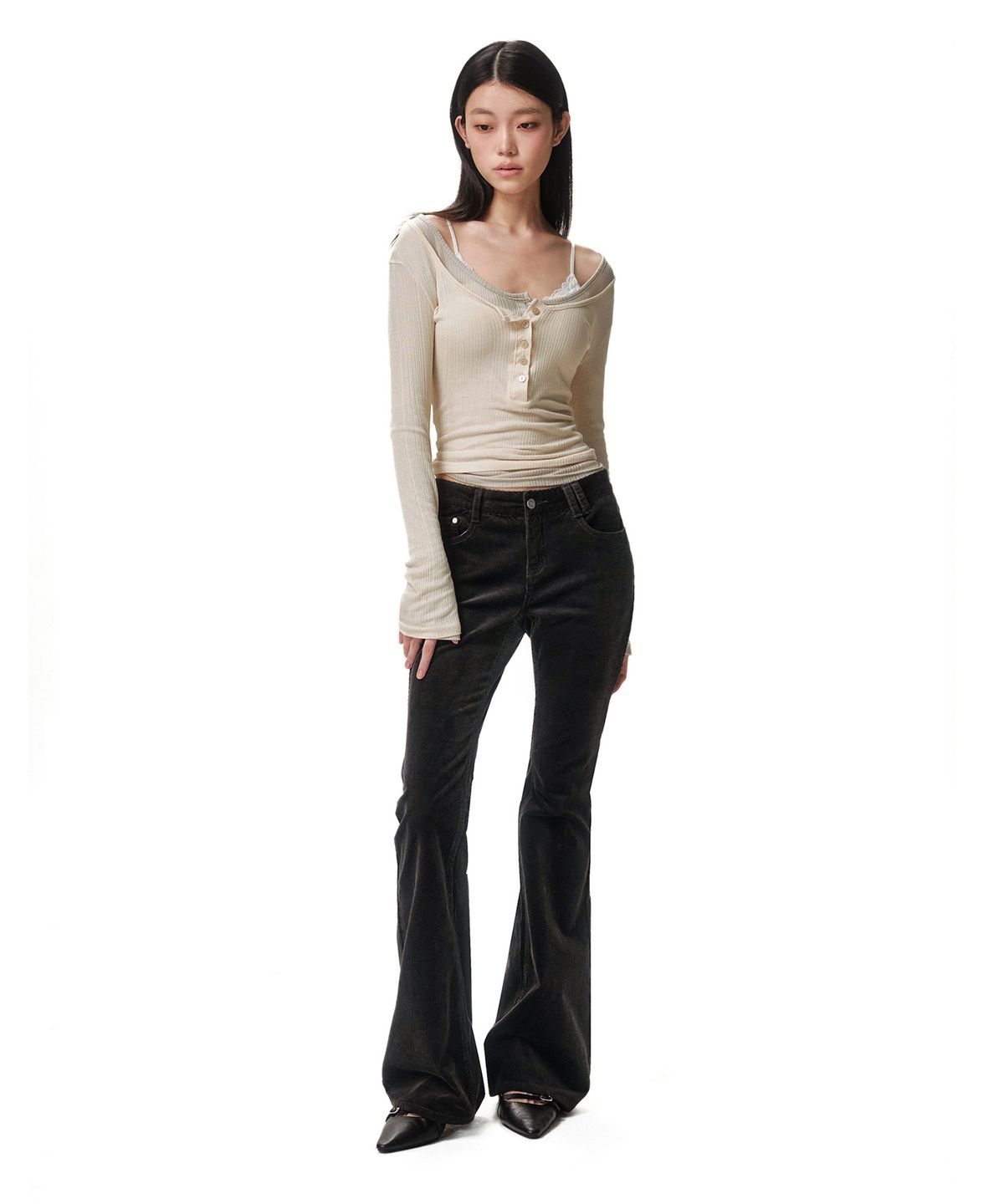 데케트 우먼(DECET WOMEN) Signature Slim Low Rise Flared Corduroy Pants DCWPT041CHARCOAL