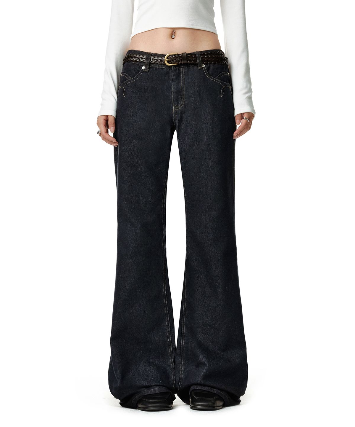 데케트 우먼(DECET WOMEN) [윤비누X데케트우먼]Stitch Pocket Low Rise Relaxed Flared Jeans DCWPT039CPINDIGO