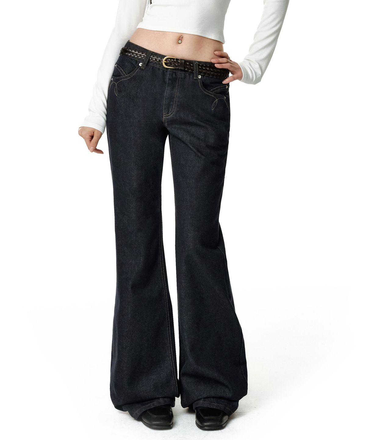 데케트 우먼(DECET WOMEN) [윤비누X데케트우먼]Stitch Pocket Low Rise Relaxed Flared Jeans DCWPT039CPINDIGO