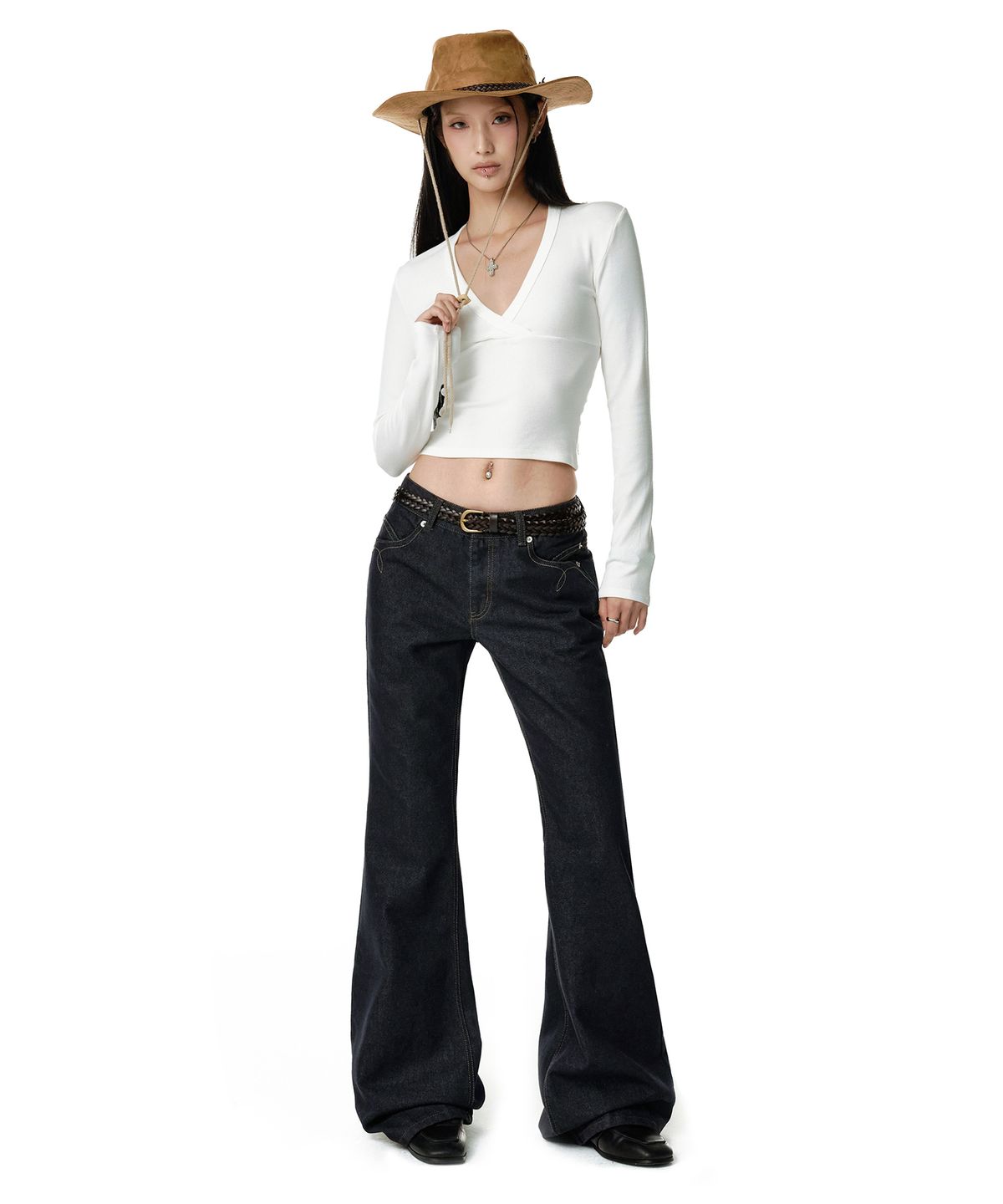 데케트 우먼(DECET WOMEN) [윤비누X데케트우먼]Stitch Pocket Low Rise Relaxed Flared Jeans DCWPT039CPINDIGO