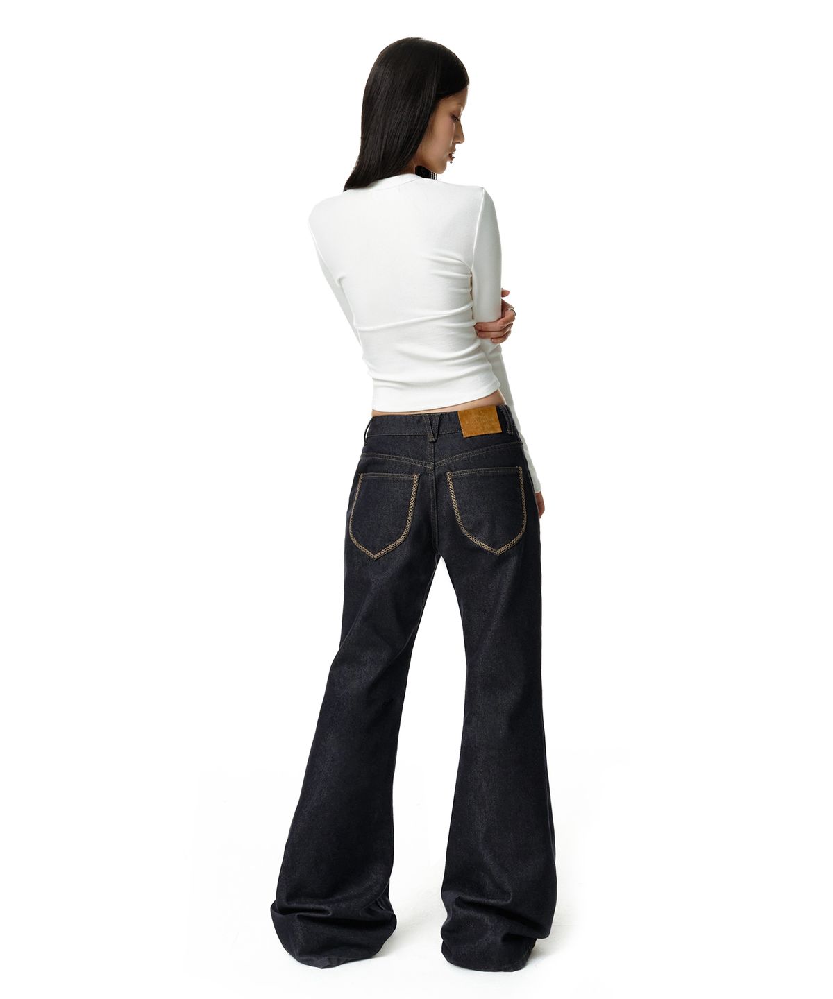 데케트 우먼(DECET WOMEN) [윤비누X데케트우먼]Stitch Pocket Low Rise Relaxed Flared Jeans DCWPT039CPINDIGO