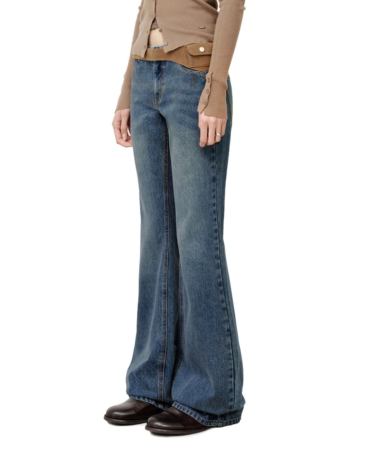 데케트 우먼(DECET WOMEN) [윤비누X데케트우먼]Stitch Pocket Low Rise Relaxed Flared Jeans DCWPT039BLUE