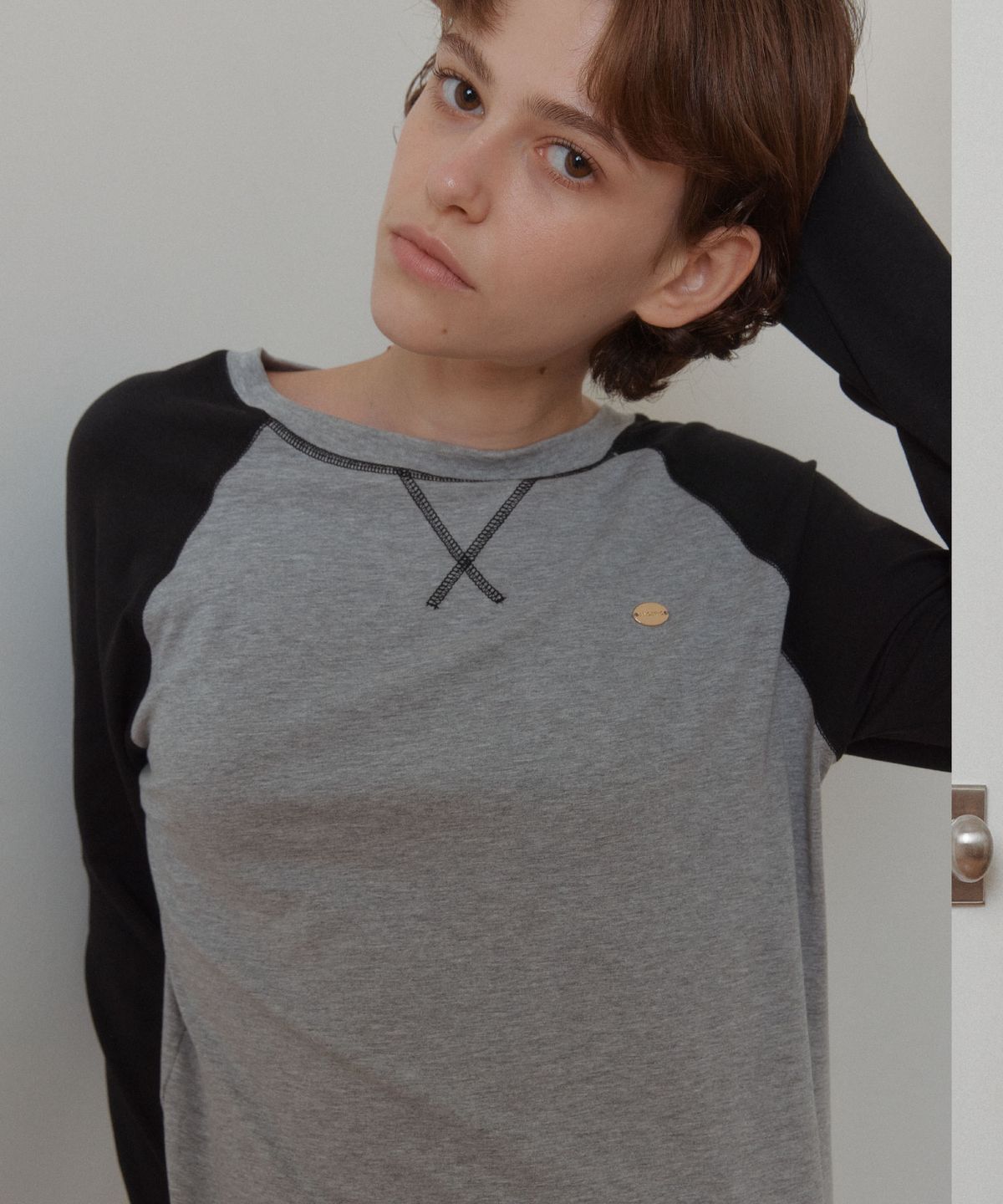 아노에틱(ANOETIC) ANC CONTRAST RAGLAN LONG SLEEVE_BLACK&GREY