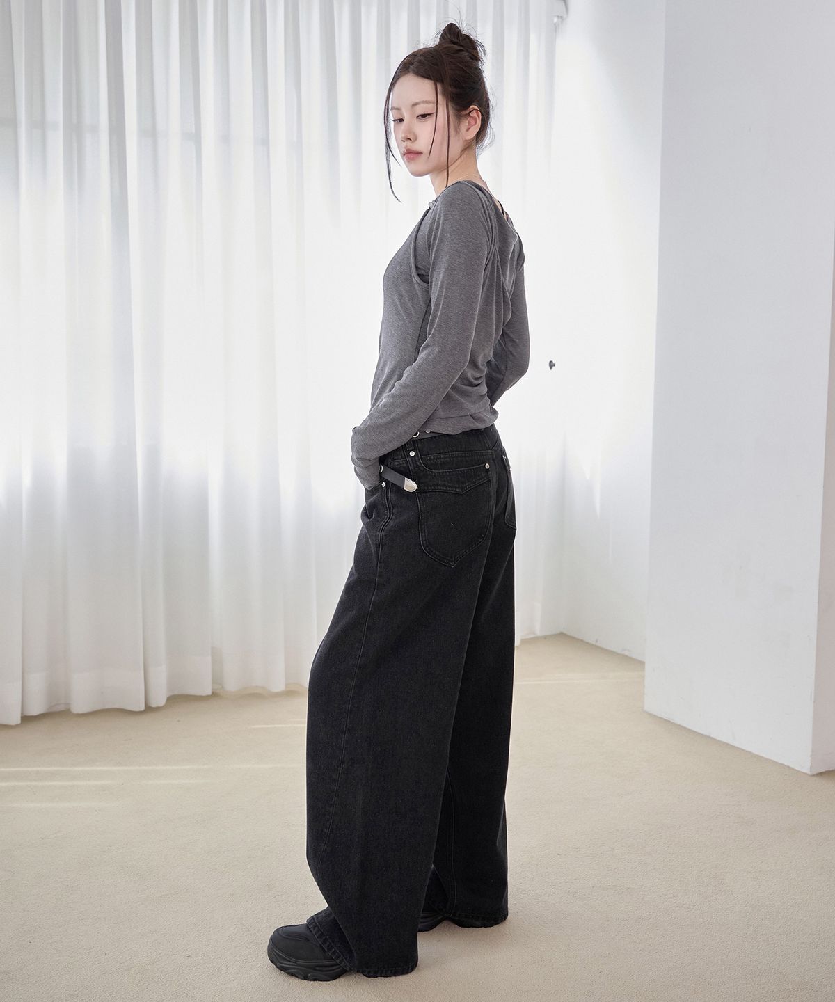 데케트 우먼(DECET WOMEN) [윤비누X데케트우먼]Curved Pocket Barrel Wide Jeans DCWPT038BLACK