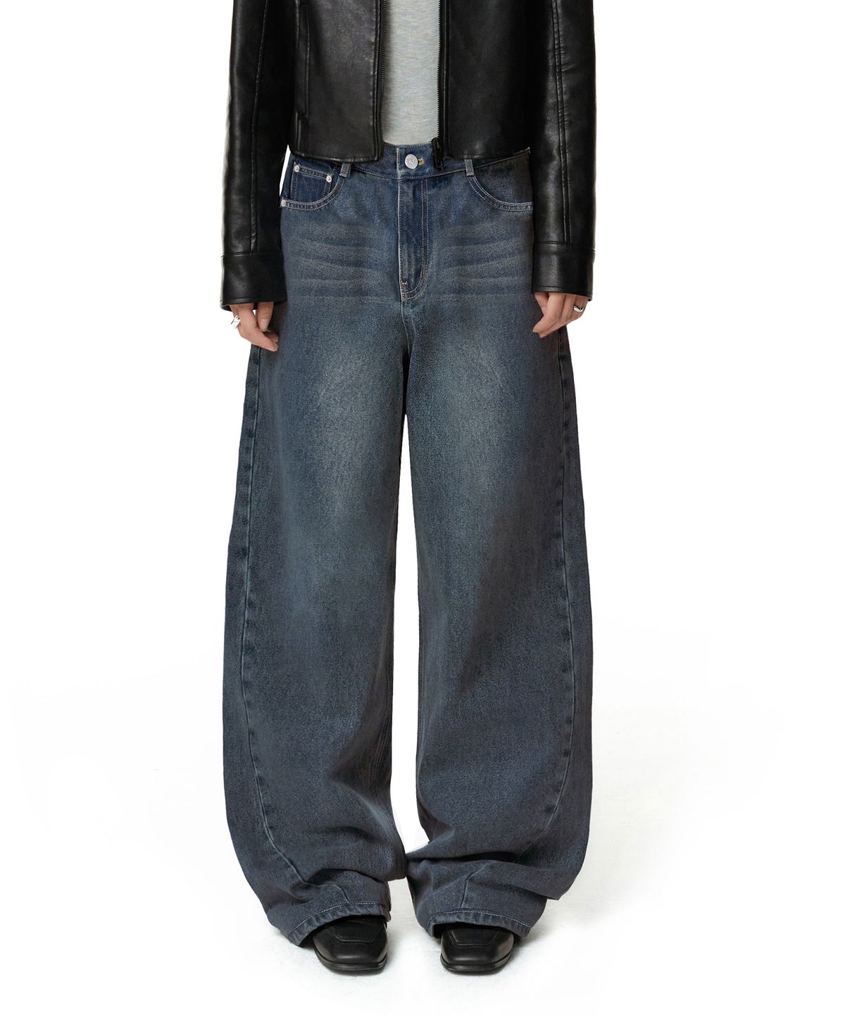데케트 우먼(DECET WOMEN) [윤비누X데케트우먼]Curved Pocket Barrel Wide Jeans DCWPT038BLUE