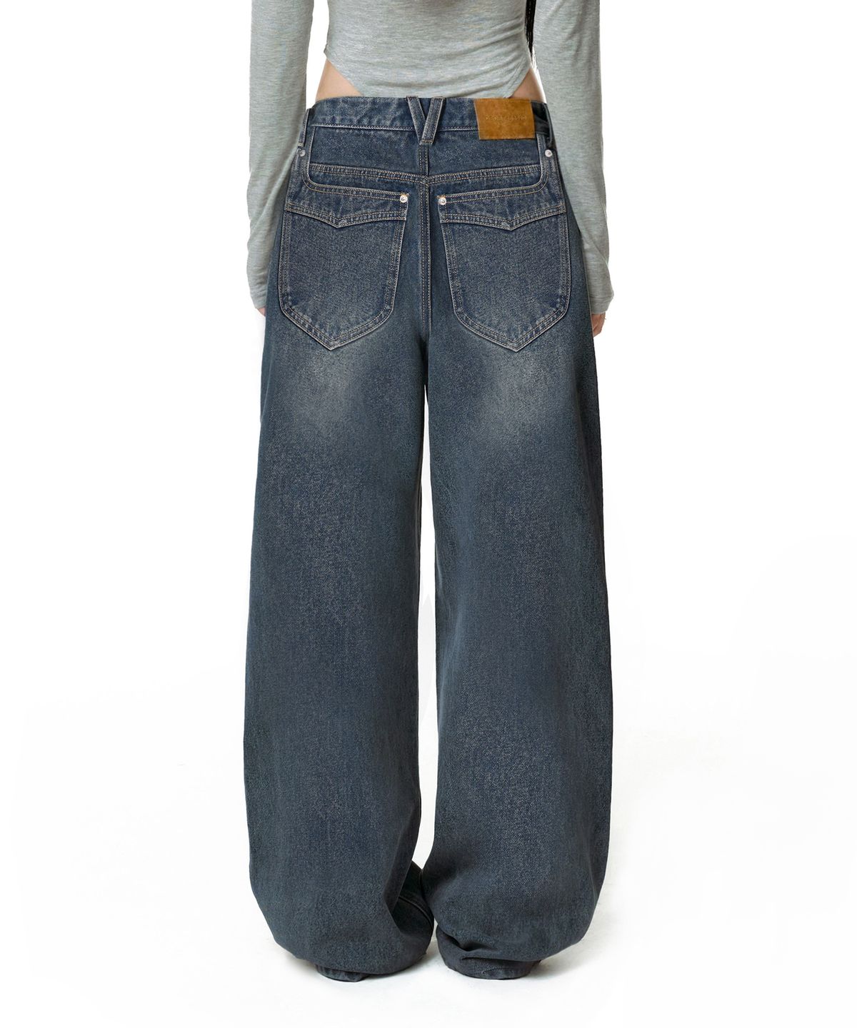 데케트 우먼(DECET WOMEN) [윤비누X데케트우먼]Curved Pocket Barrel Wide Jeans DCWPT038BLUE