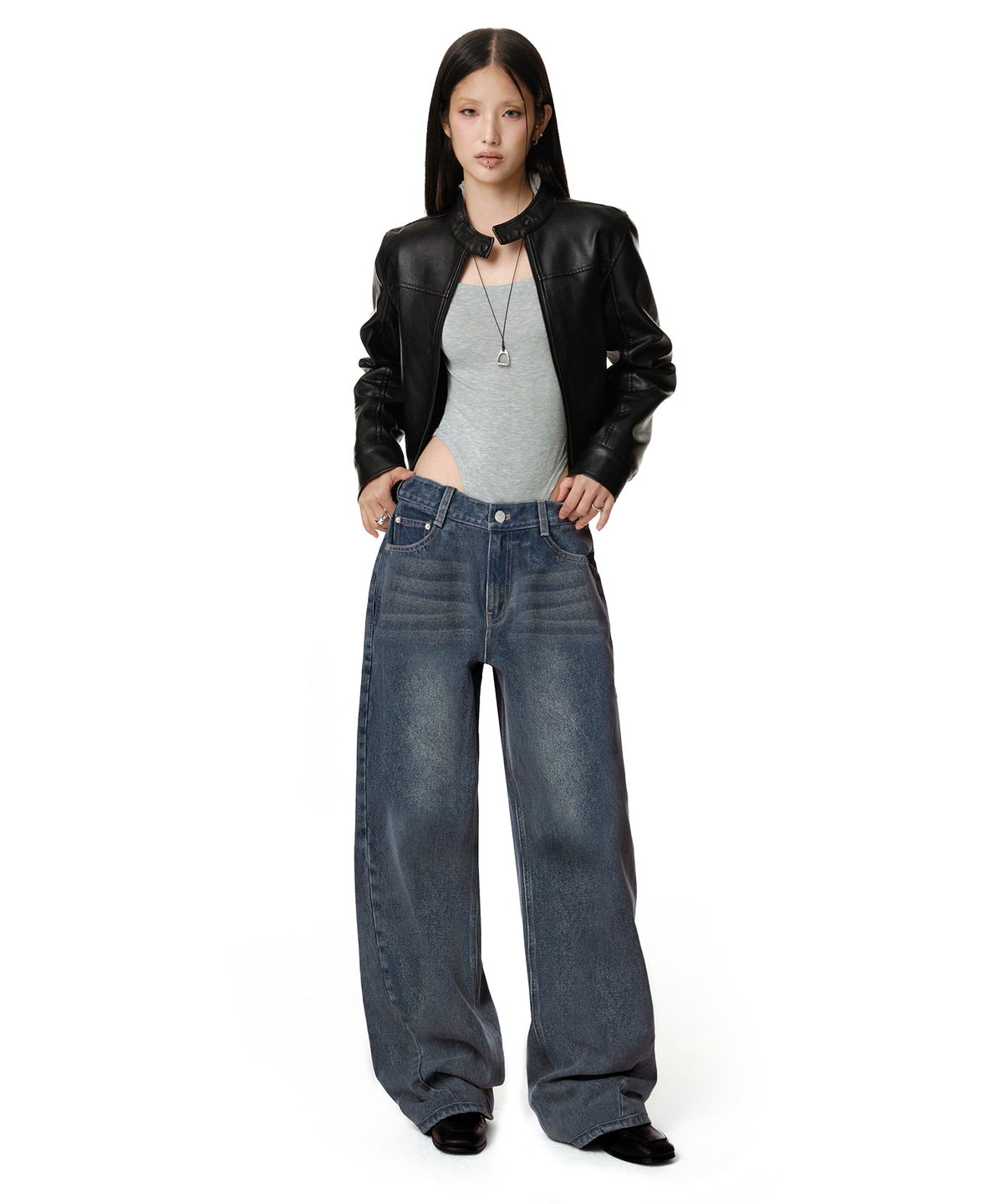 데케트 우먼(DECET WOMEN) [윤비누X데케트우먼]Curved Pocket Barrel Wide Jeans DCWPT038BLUE