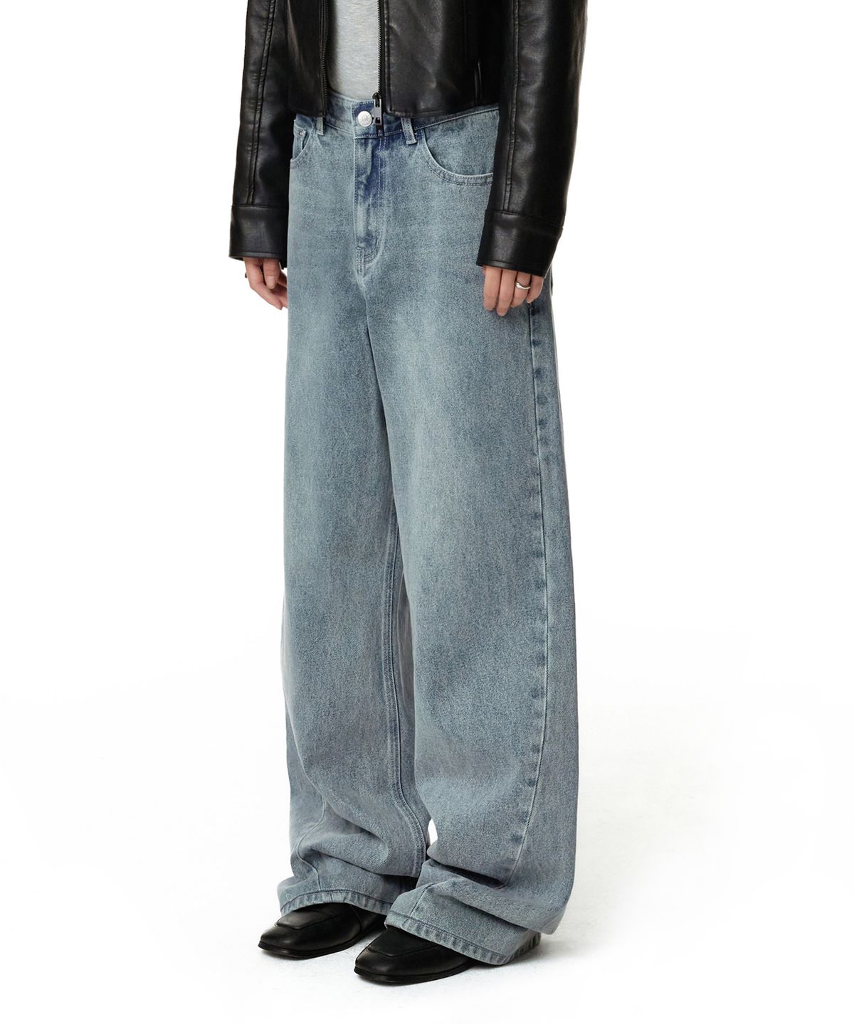 데케트 우먼(DECET WOMEN) [윤비누X데케트우먼]Curved Pocket Barrel Wide Jeans DCWPT038LIGHTBLUE