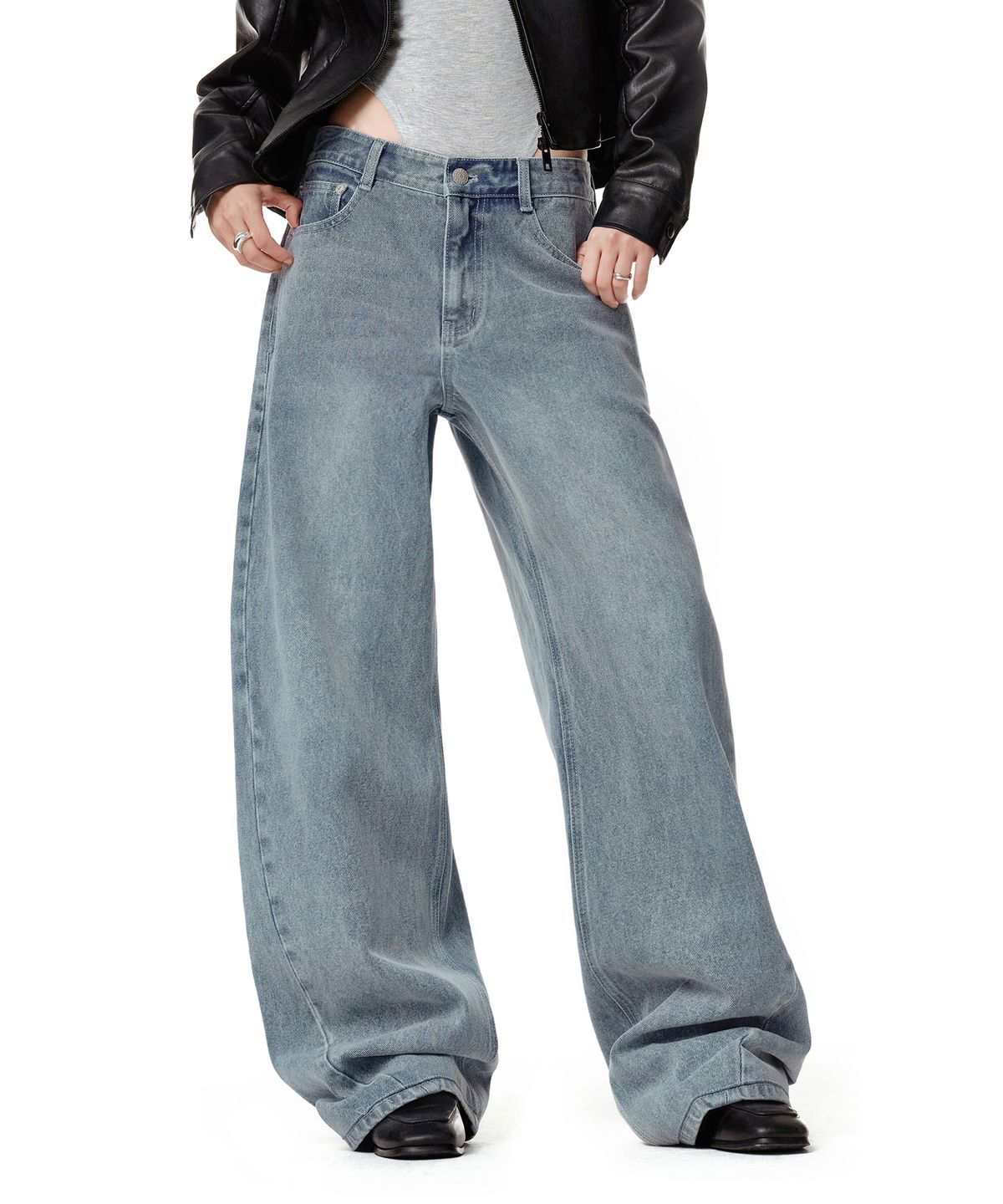 데케트 우먼(DECET WOMEN) [윤비누X데케트우먼]Curved Pocket Barrel Wide Jeans DCWPT038LIGHTBLUE