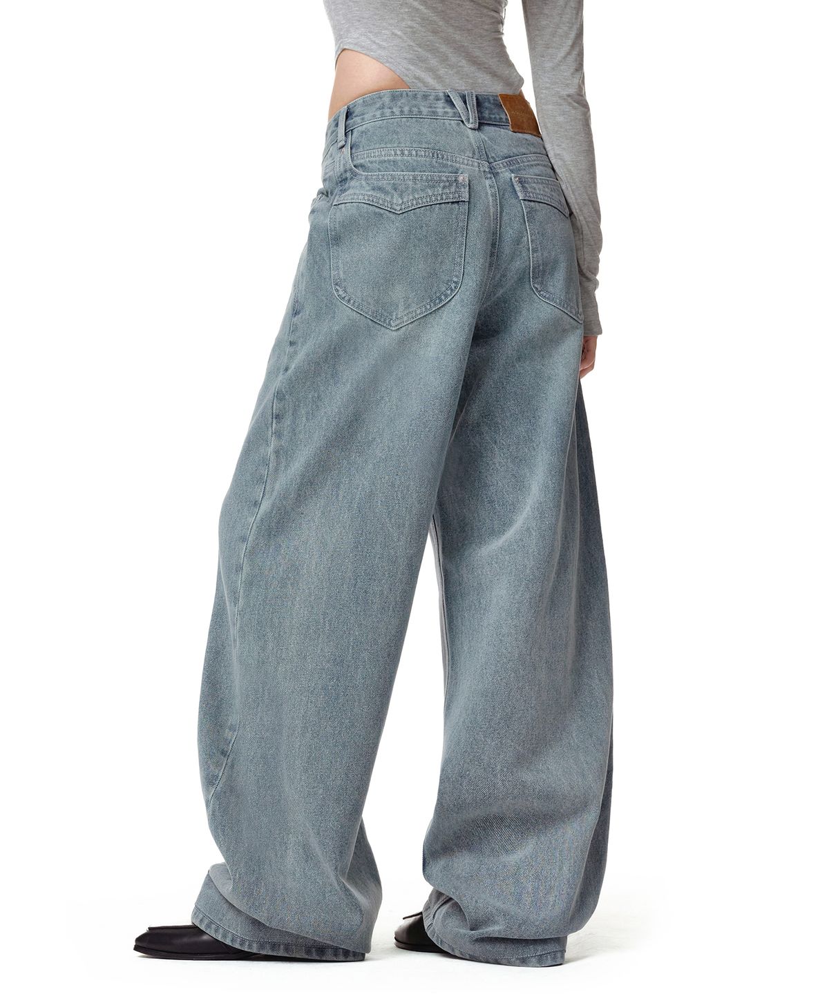 데케트 우먼(DECET WOMEN) [윤비누X데케트우먼]Curved Pocket Barrel Wide Jeans DCWPT038LIGHTBLUE