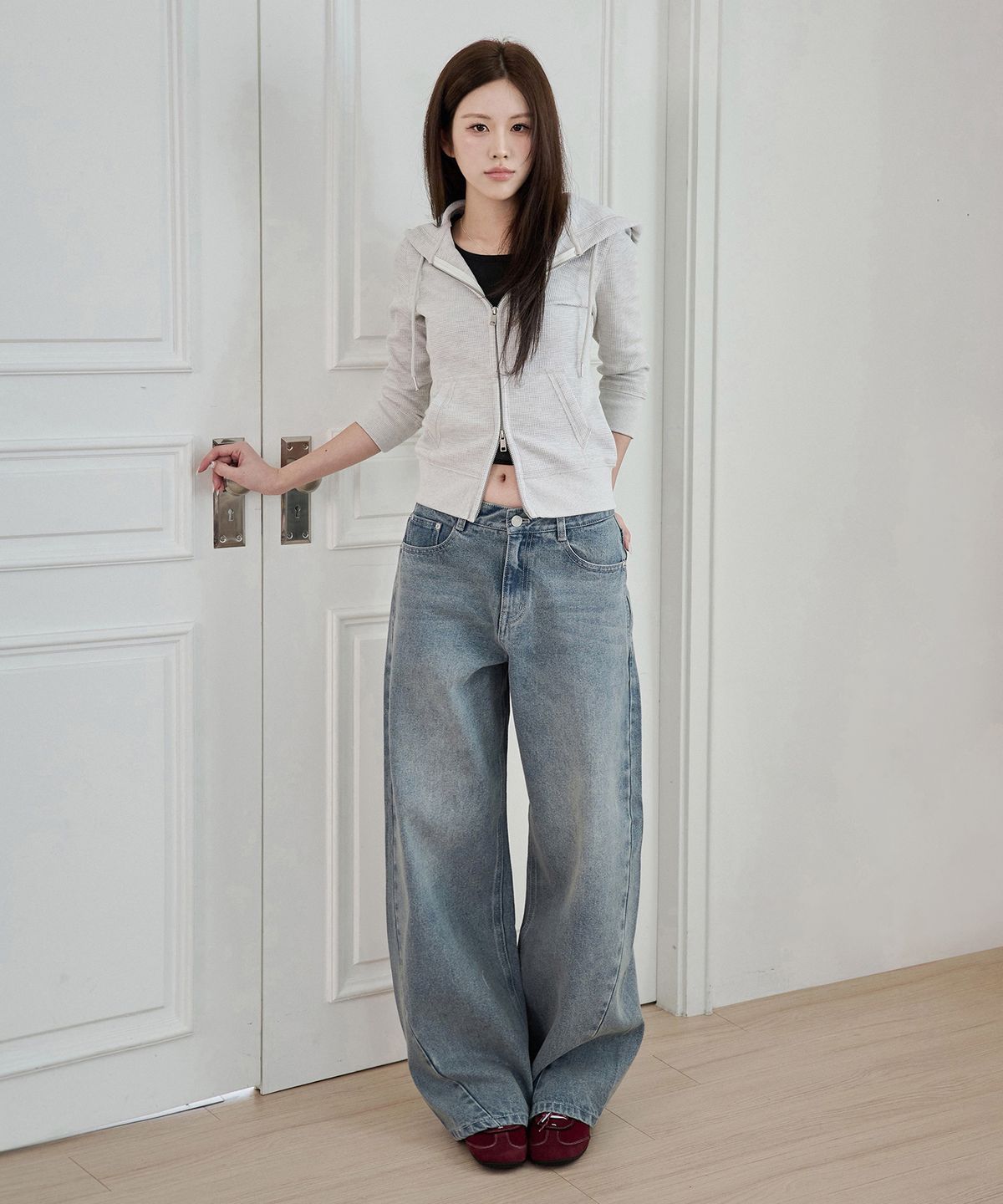 데케트 우먼(DECET WOMEN) [윤비누X데케트우먼]Curved Pocket Barrel Wide Jeans DCWPT038LIGHTBLUE