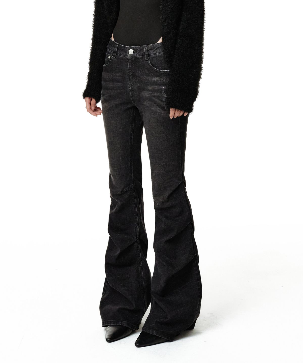 데케트 우먼(DECET WOMEN) [윤비누X데케트우먼]Scratch Flared Shirring Jeans DCWPT037BLACK