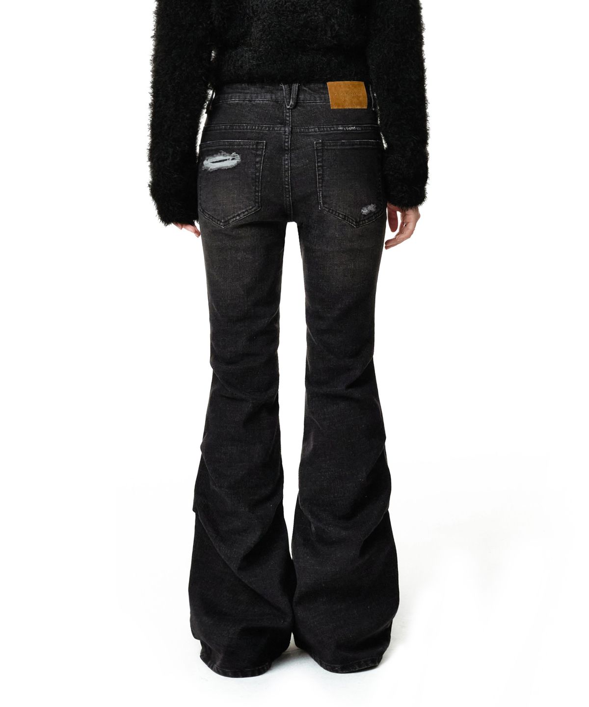 데케트 우먼(DECET WOMEN) [윤비누X데케트우먼]Scratch Flared Shirring Jeans DCWPT037BLACK