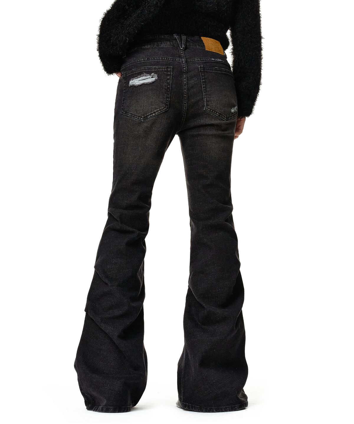 데케트 우먼(DECET WOMEN) [윤비누X데케트우먼]Scratch Flared Shirring Jeans DCWPT037BLACK