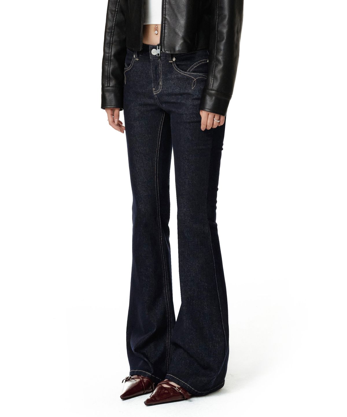 데케트 우먼(DECET WOMEN) [윤비누x데케트우먼]Stitch Pocket Low Rise Slim Flared Jeans DCWPT036CPINDIGO