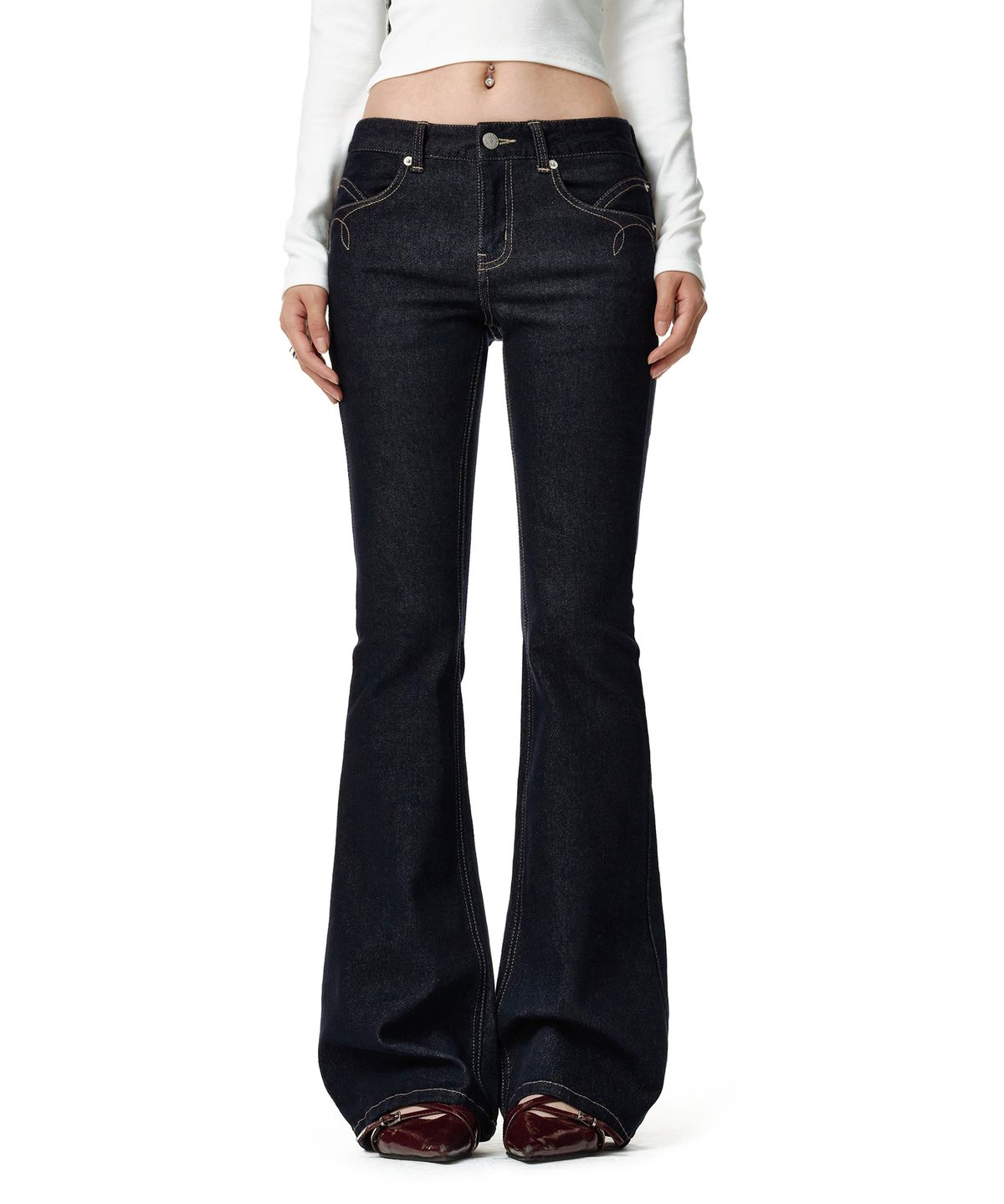 데케트 우먼(DECET WOMEN) [윤비누x데케트우먼]Stitch Pocket Low Rise Slim Flared Jeans DCWPT036CPINDIGO
