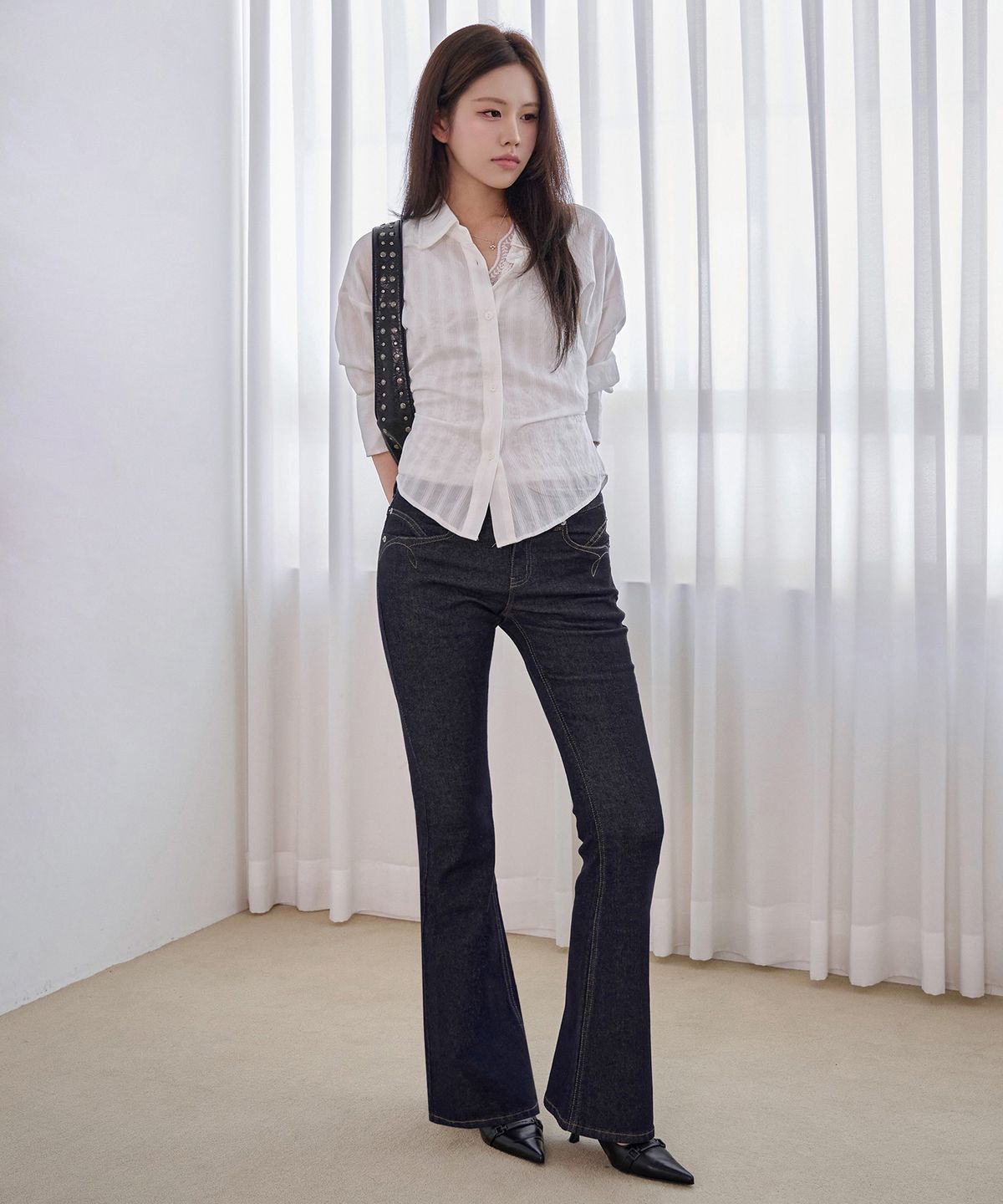 데케트 우먼(DECET WOMEN) [윤비누x데케트우먼]Stitch Pocket Low Rise Slim Flared Jeans DCWPT036CPINDIGO
