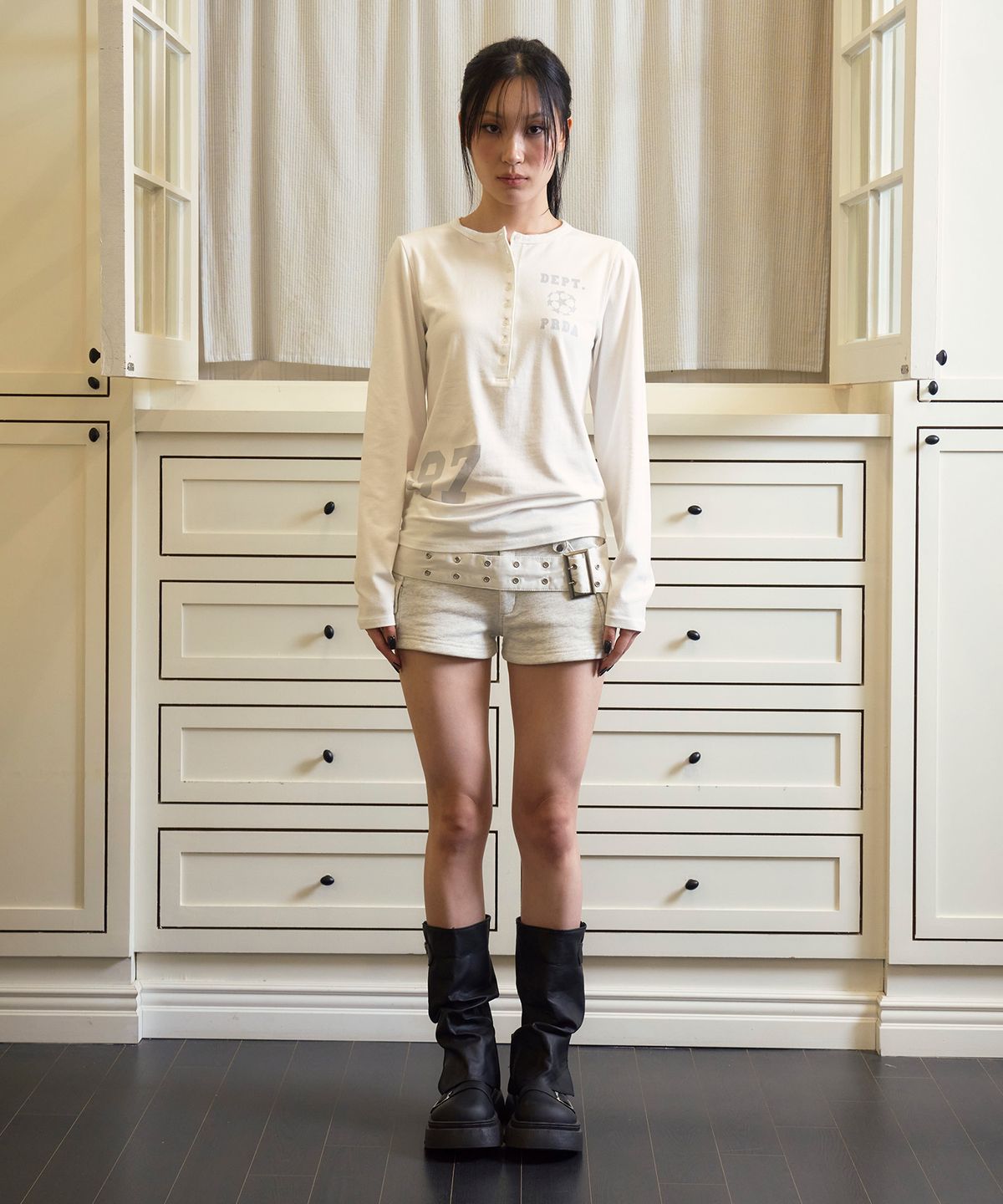 프렌다(PRENDA) DEPT NUMBERING HENLEY LONG SLEEVE WHITE