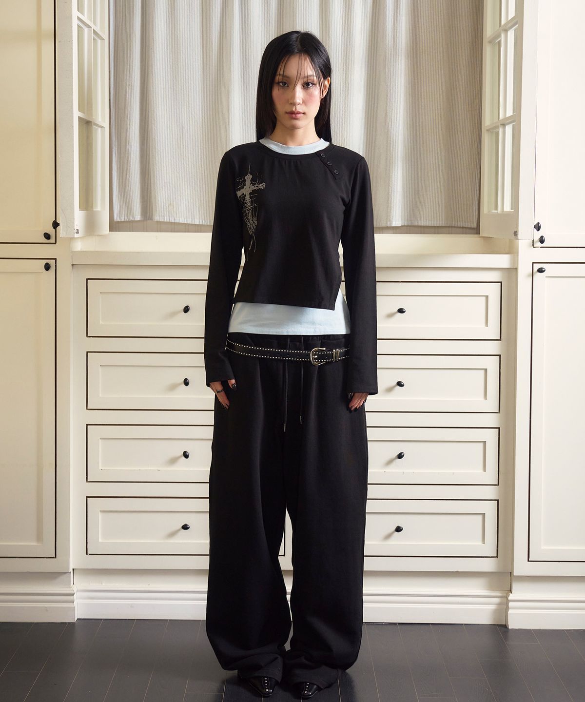 프렌다(PRENDA) CROSS SLIT LAYERED LONG SLEEVE BLACK