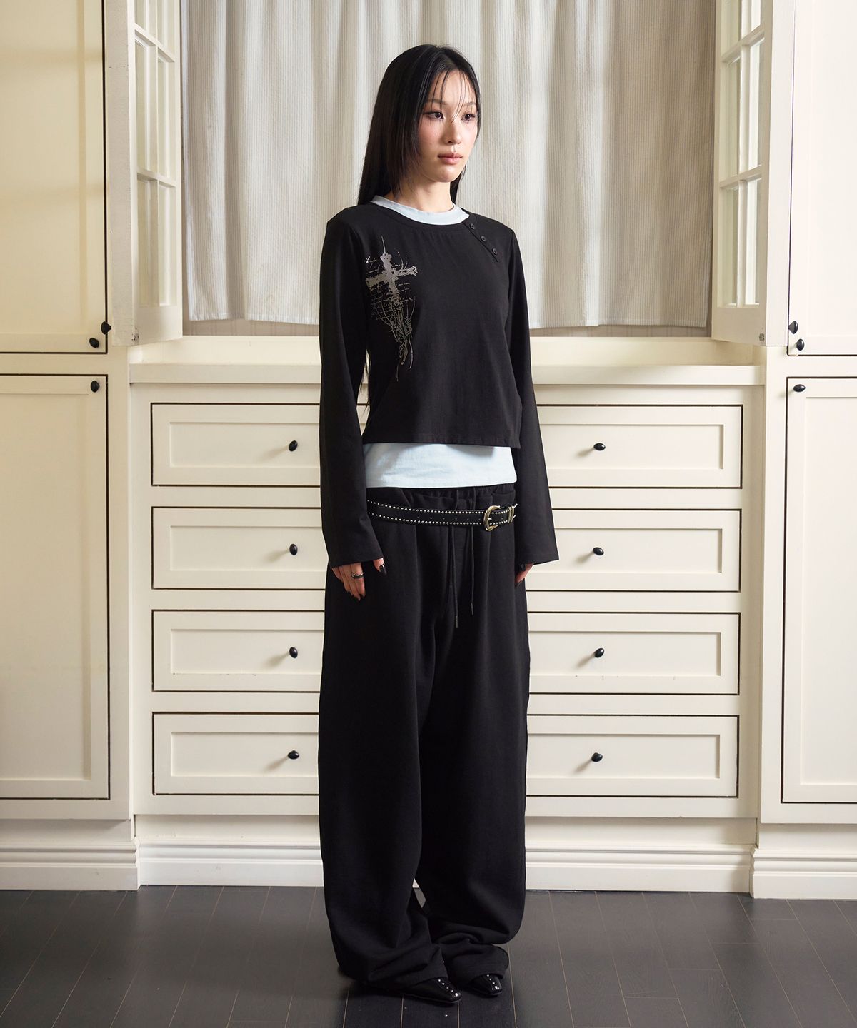 프렌다(PRENDA) CROSS SLIT LAYERED LONG SLEEVE BLACK