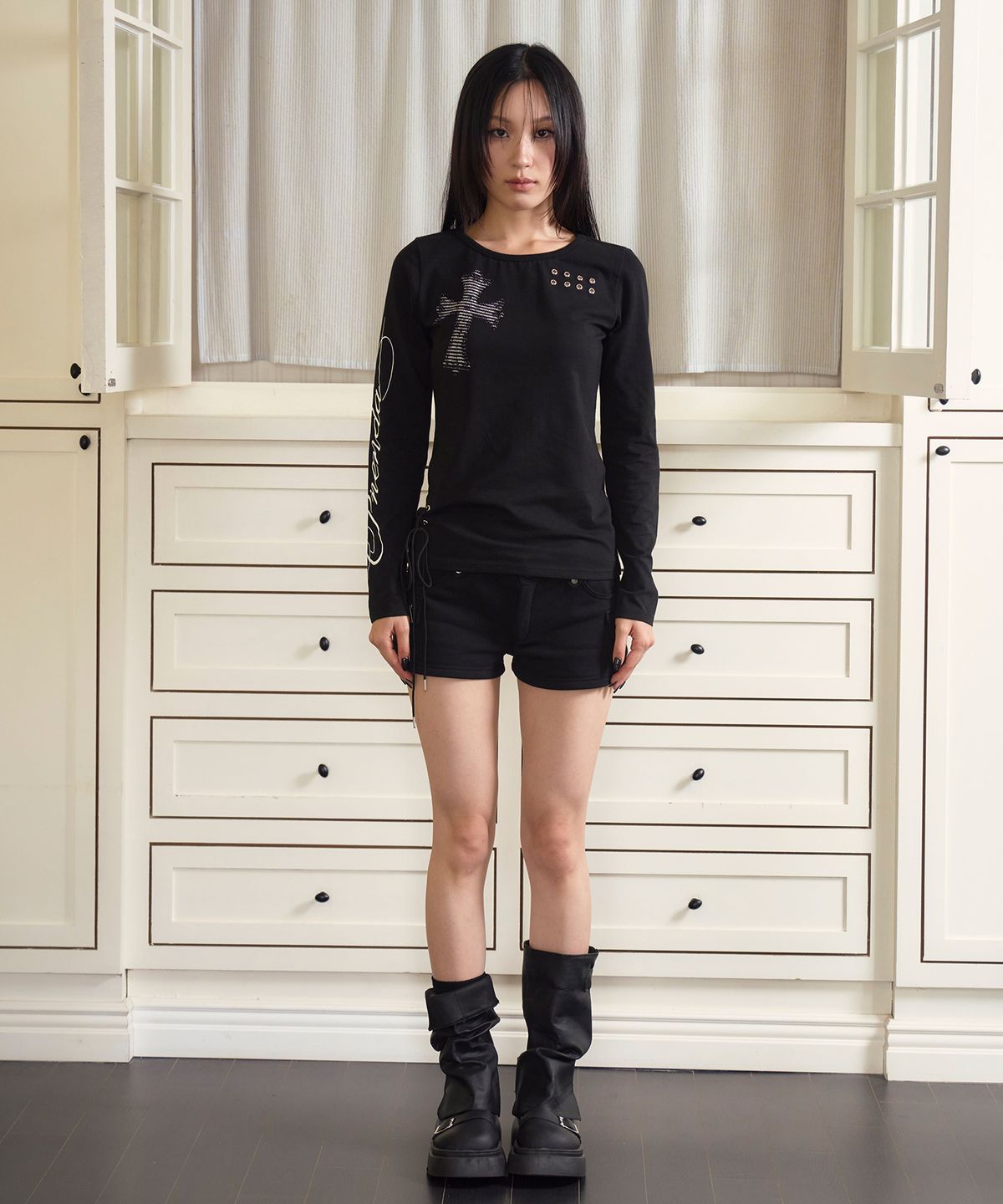프렌다(PRENDA) CROSS LACE-UP LONG SLEEVE BLACK