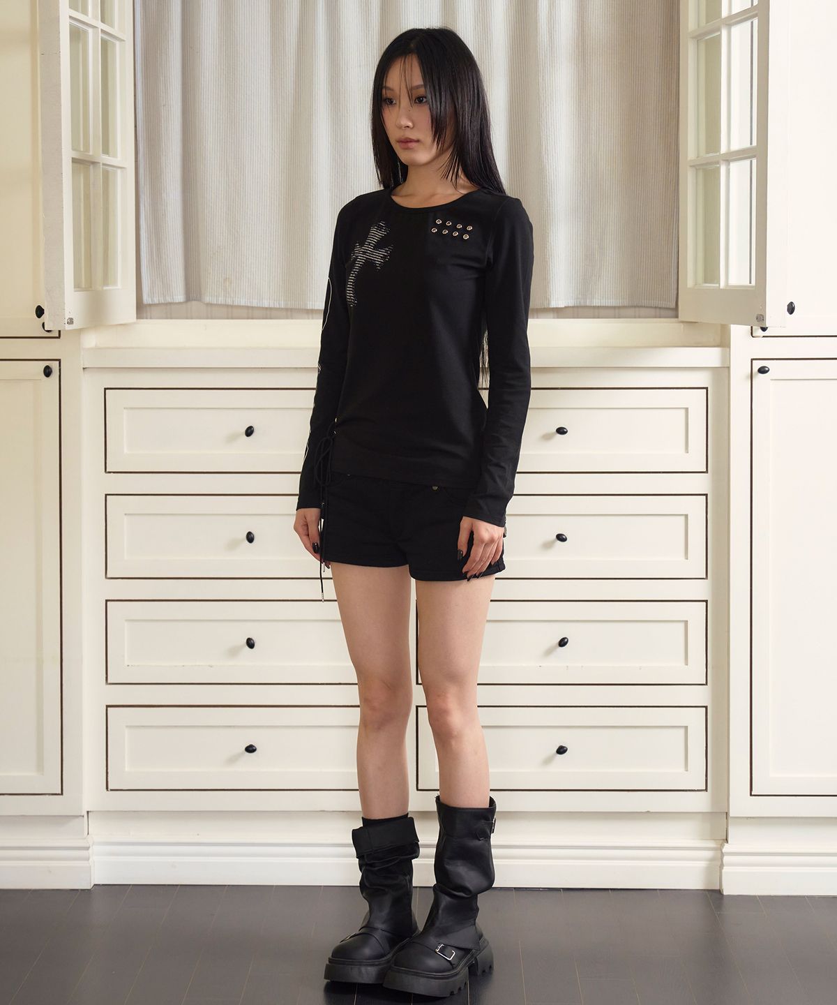 프렌다(PRENDA) CROSS LACE-UP LONG SLEEVE BLACK