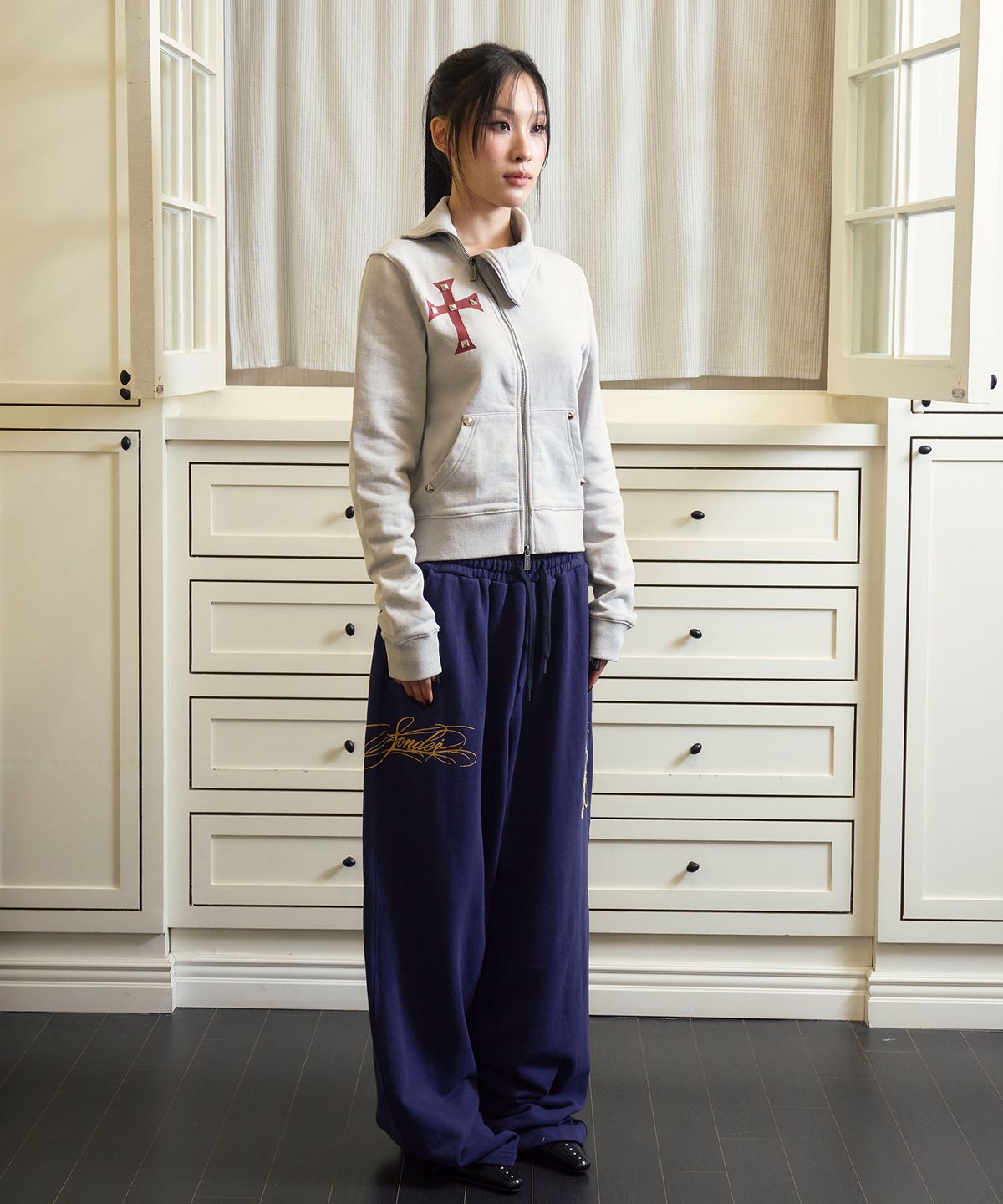 프렌다(PRENDA) STUD CROSS ZIP UP GRAY