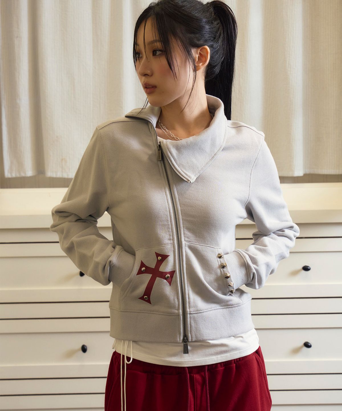 프렌다(PRENDA) CROSS ASYM HIGH NECK ZIP UP GRAY