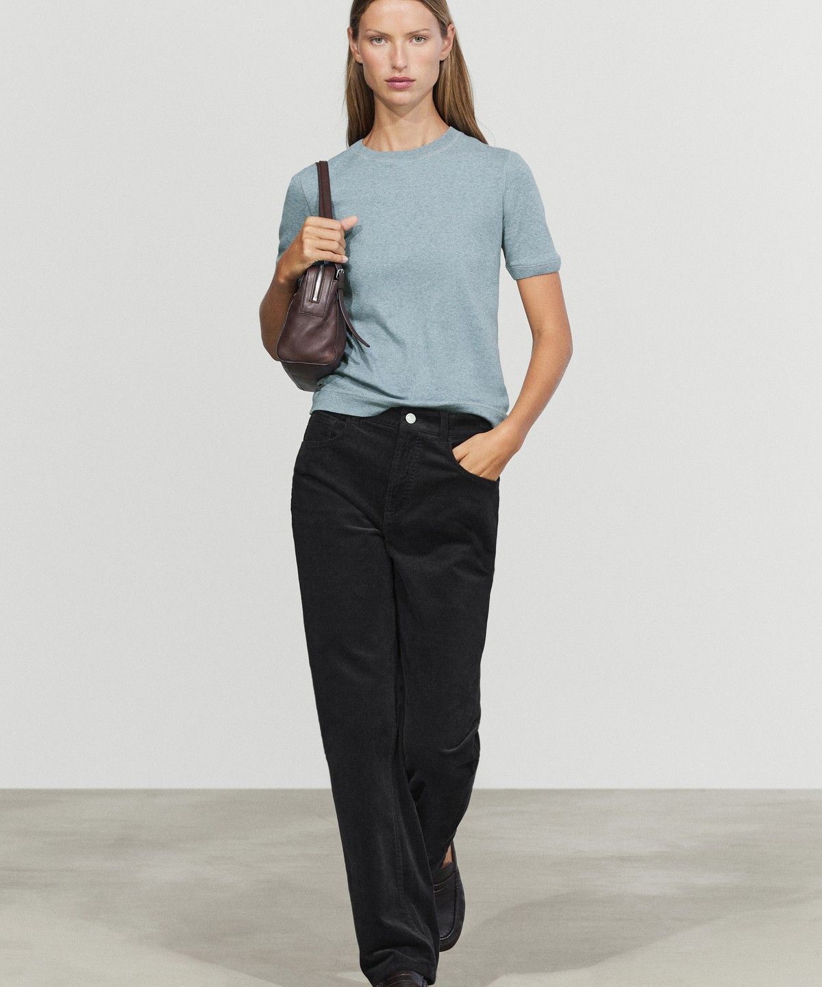 마시모두띠(MASSIMO DUTTI) 미드라이즈 슬림 스트레이트 코듀로이 팬츠