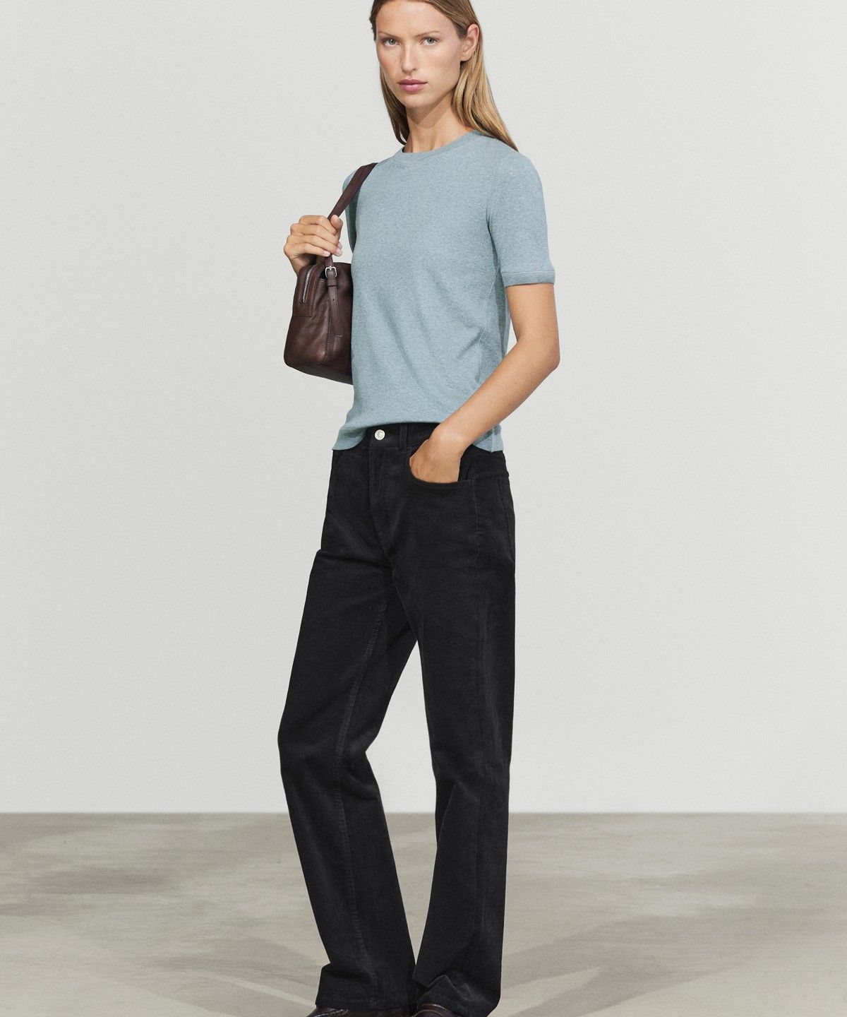 마시모두띠(MASSIMO DUTTI) 미드라이즈 슬림 스트레이트 코듀로이 팬츠
