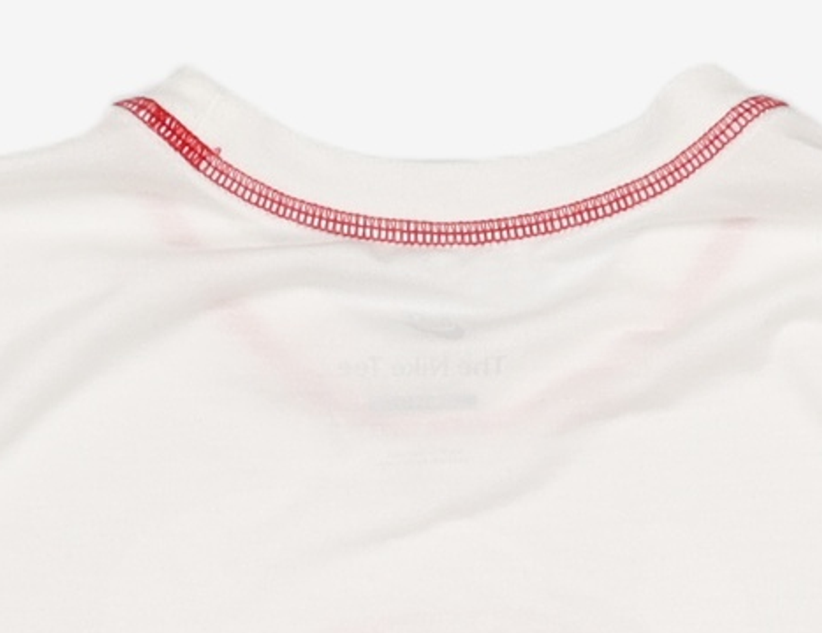 나이키(NIKE) 스포츠웨어 칠 니트 슬림 크롭 티셔츠 W - 화이트:라이트 크림슨 / HJ6529-100 90