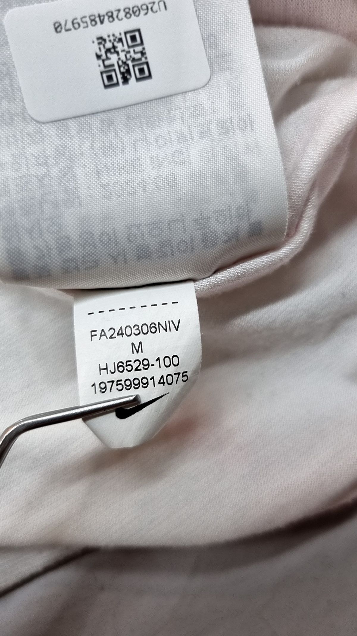 나이키(NIKE) 스포츠웨어 칠 니트 슬림 크롭 티셔츠 W - 화이트:라이트 크림슨 / HJ6529-100 90