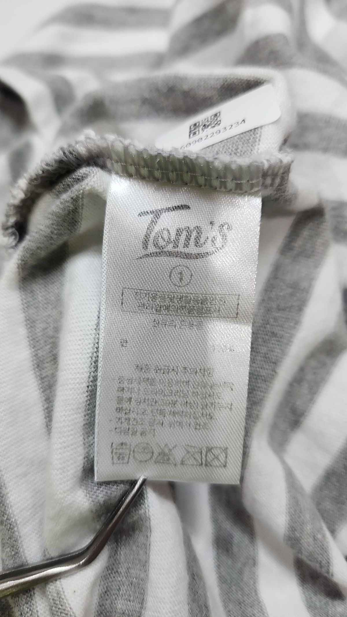 톰스벌스데이(TOM'S BIRTHDAY) 긴소매 티셔츠 1