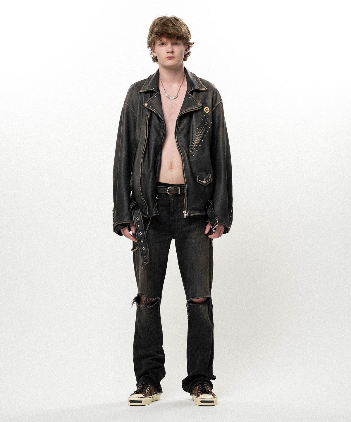 카미야(KAMIYA) Distressed Slim Bootcut Denim Pants - BLACK