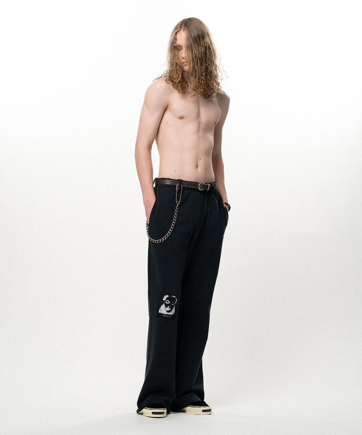 카미야(KAMIYA) Girl Patch Bootcut Sweat Pants - BLACK