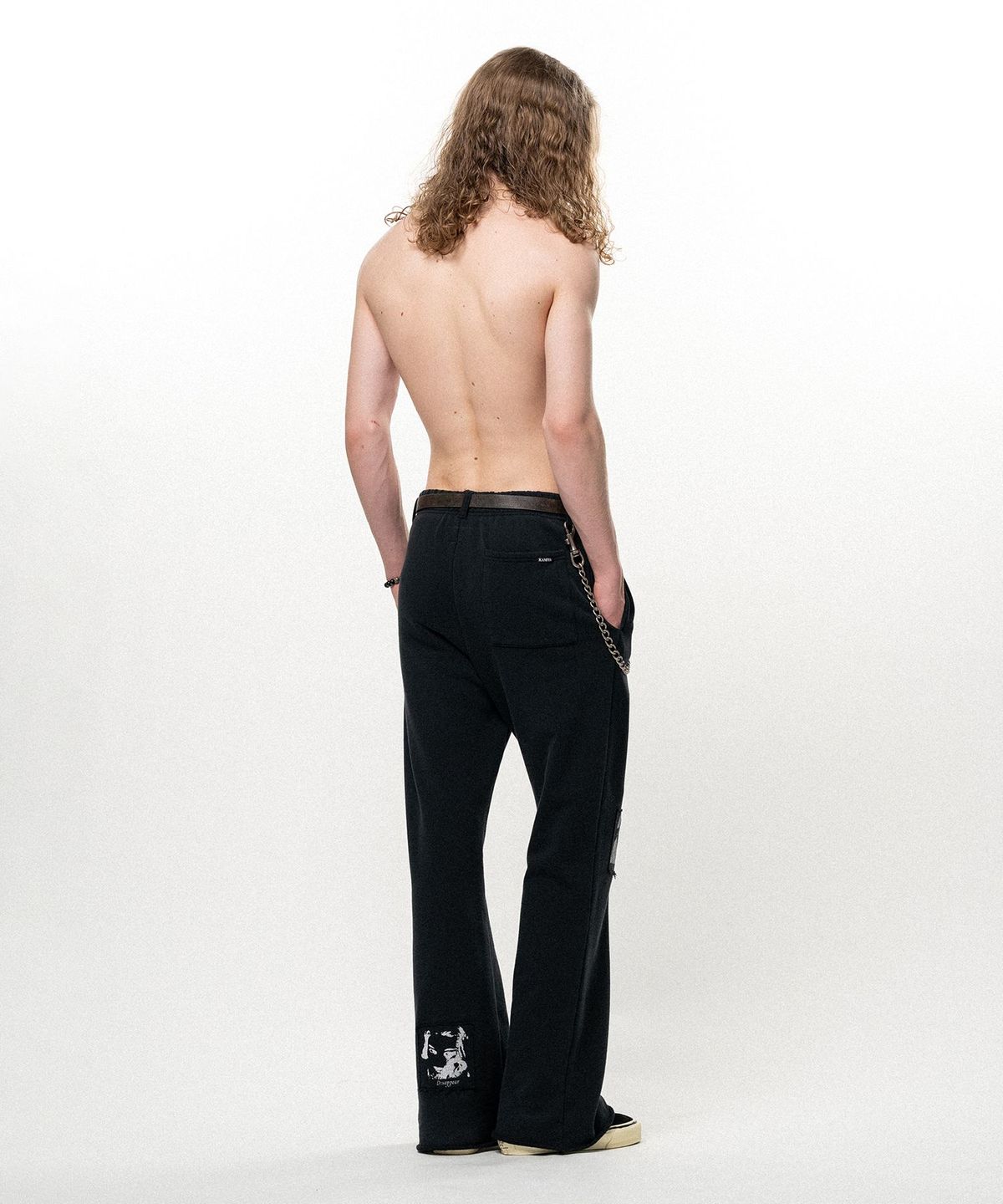 카미야(KAMIYA) Girl Patch Bootcut Sweat Pants - BLACK